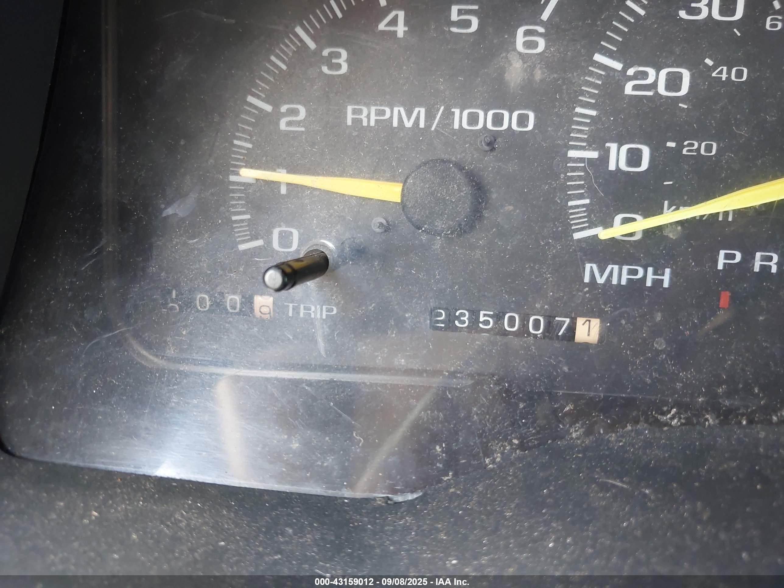 CHEVROLET GMT-400 image 7