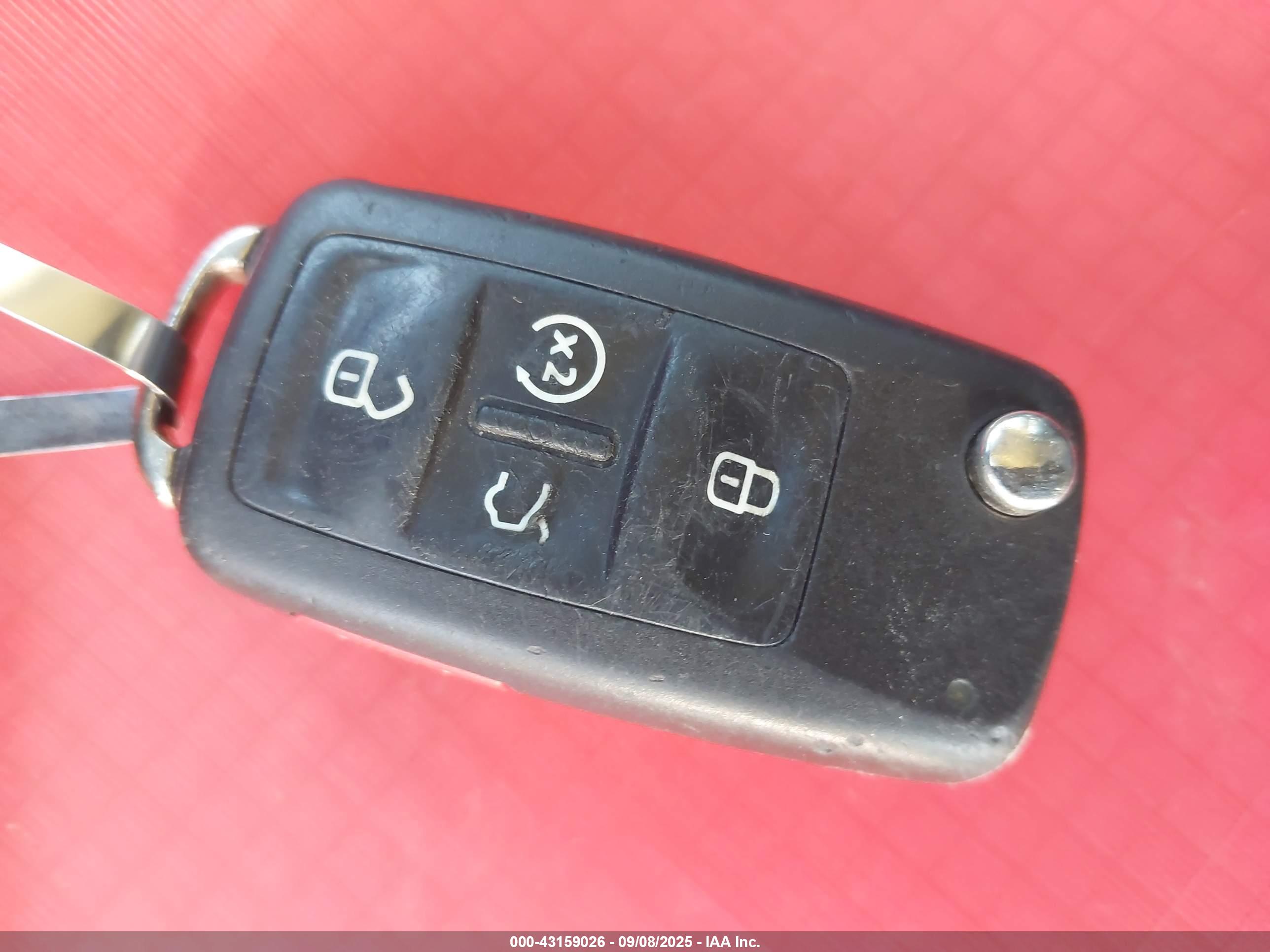 VOLKSWAGEN PASSAT image 11