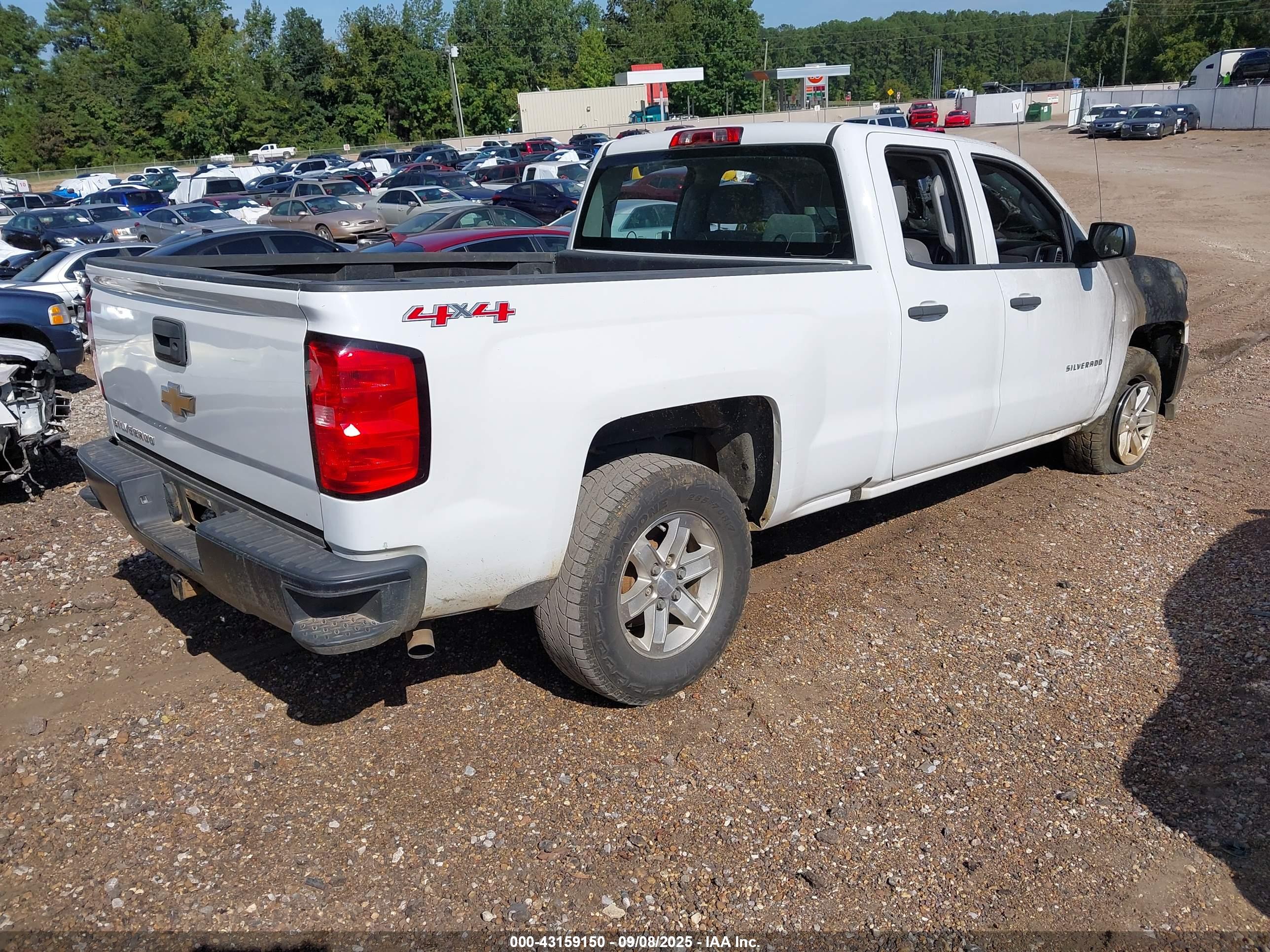 CHEVROLET SILVERADO image 4