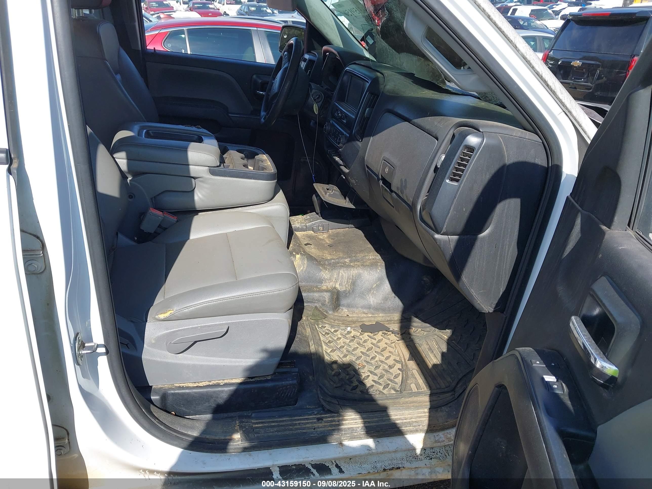 CHEVROLET SILVERADO image 5
