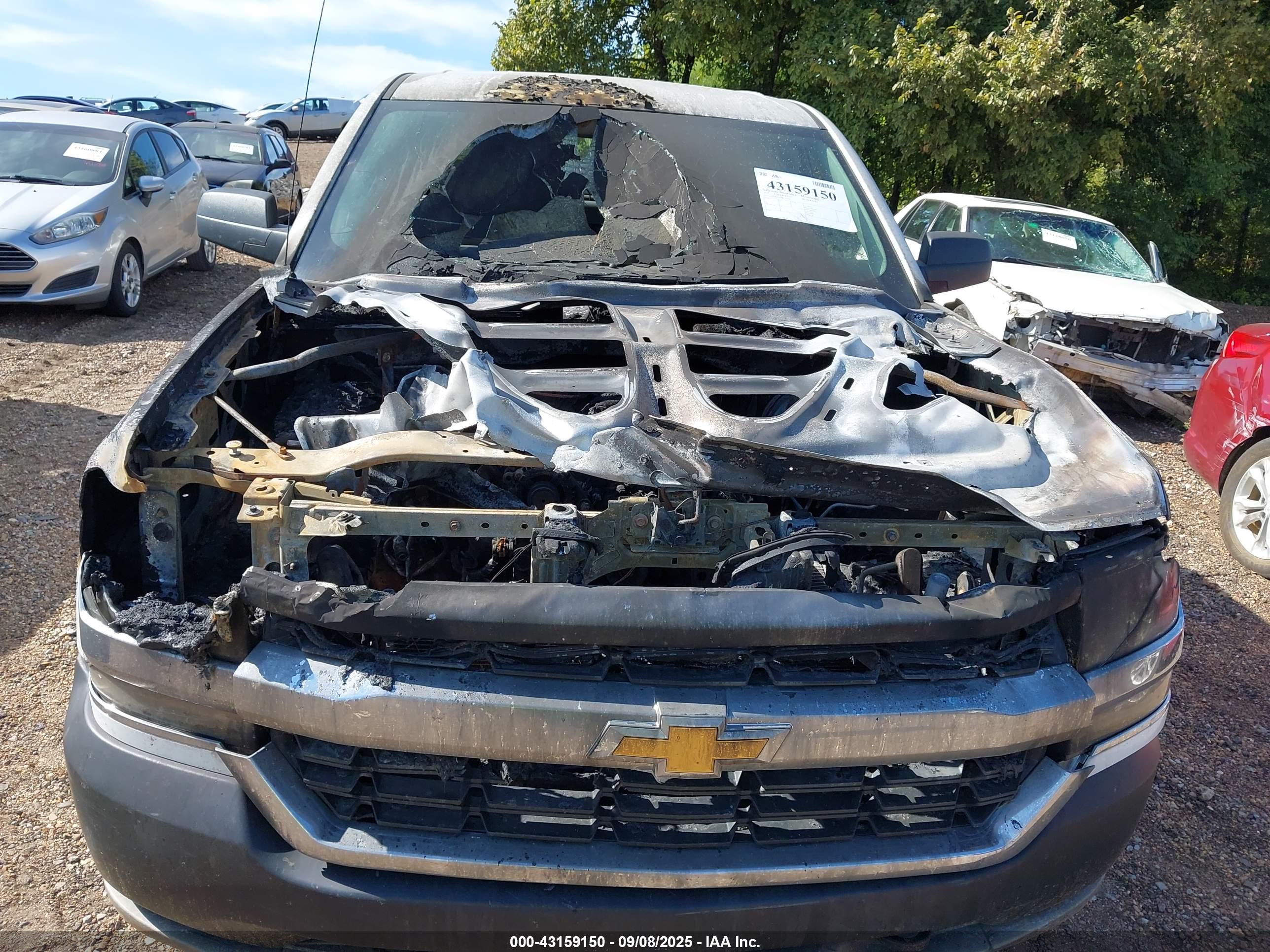 CHEVROLET SILVERADO image 6