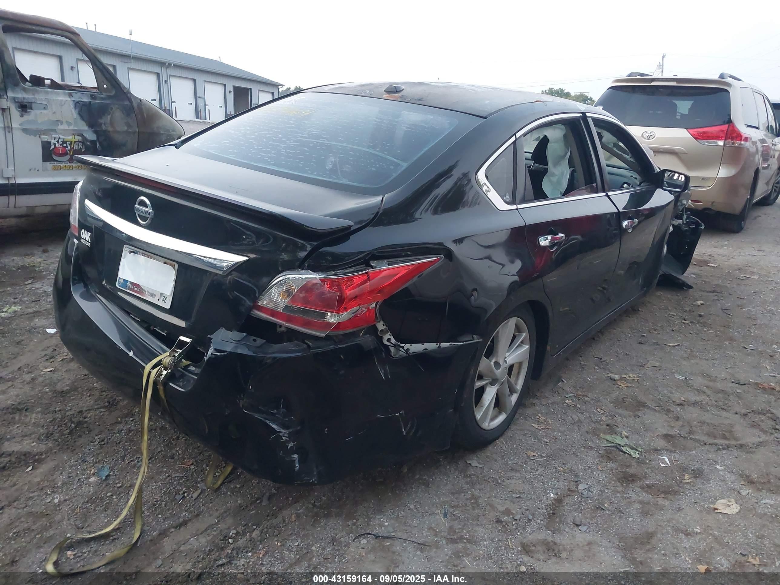 NISSAN ALTIMA image 4