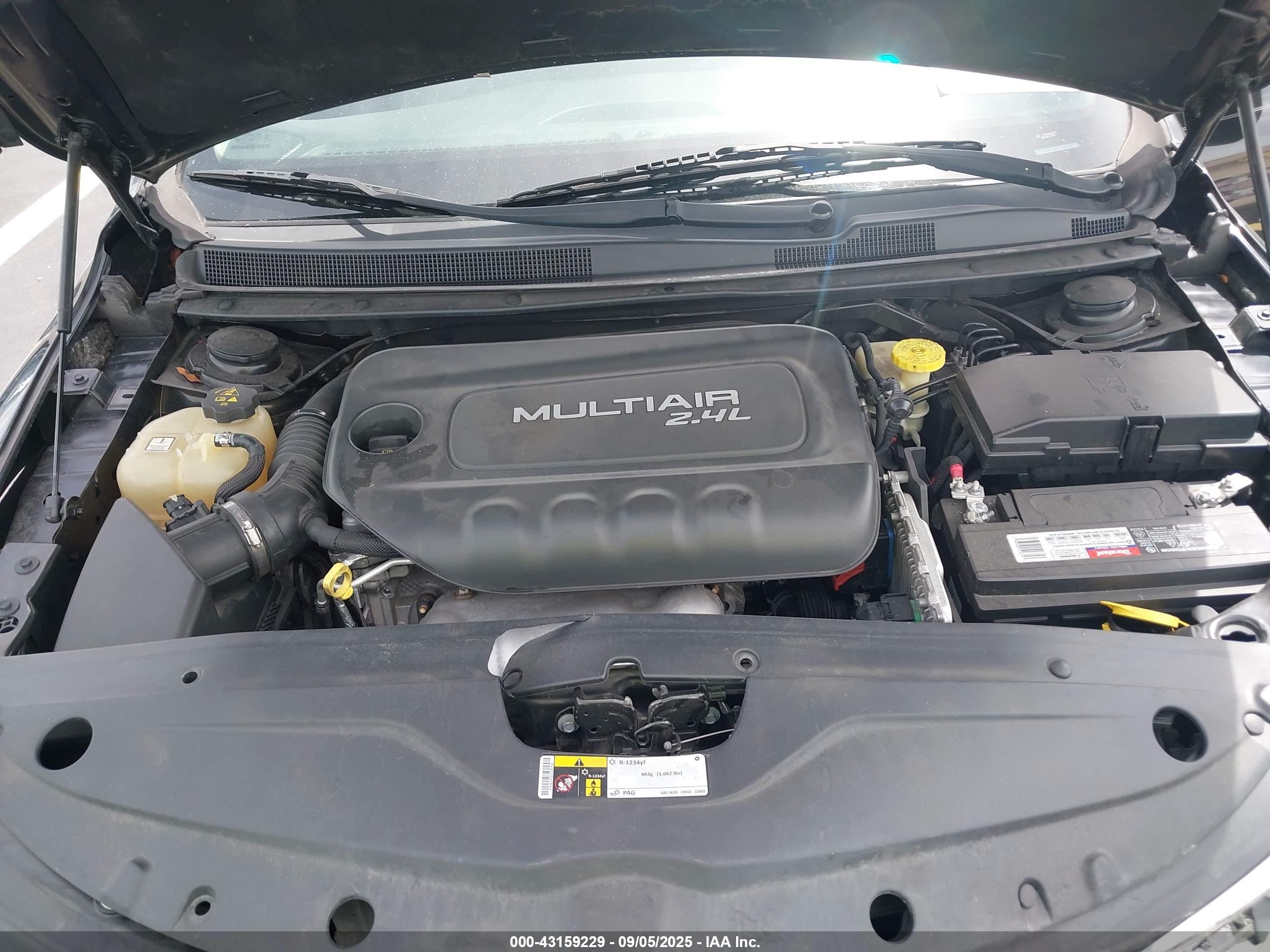 CHRYSLER 200 image 10