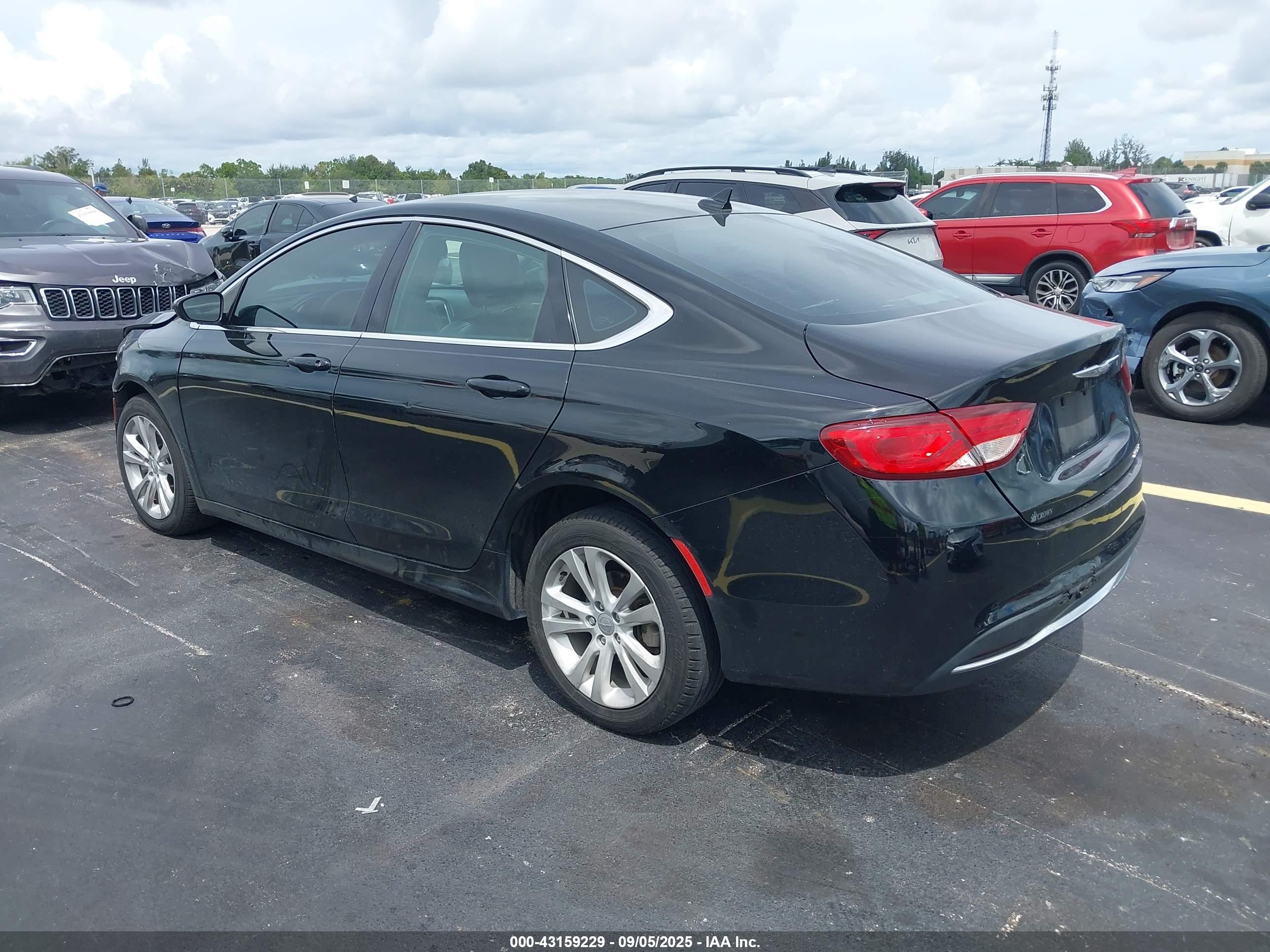 CHRYSLER 200 image 3