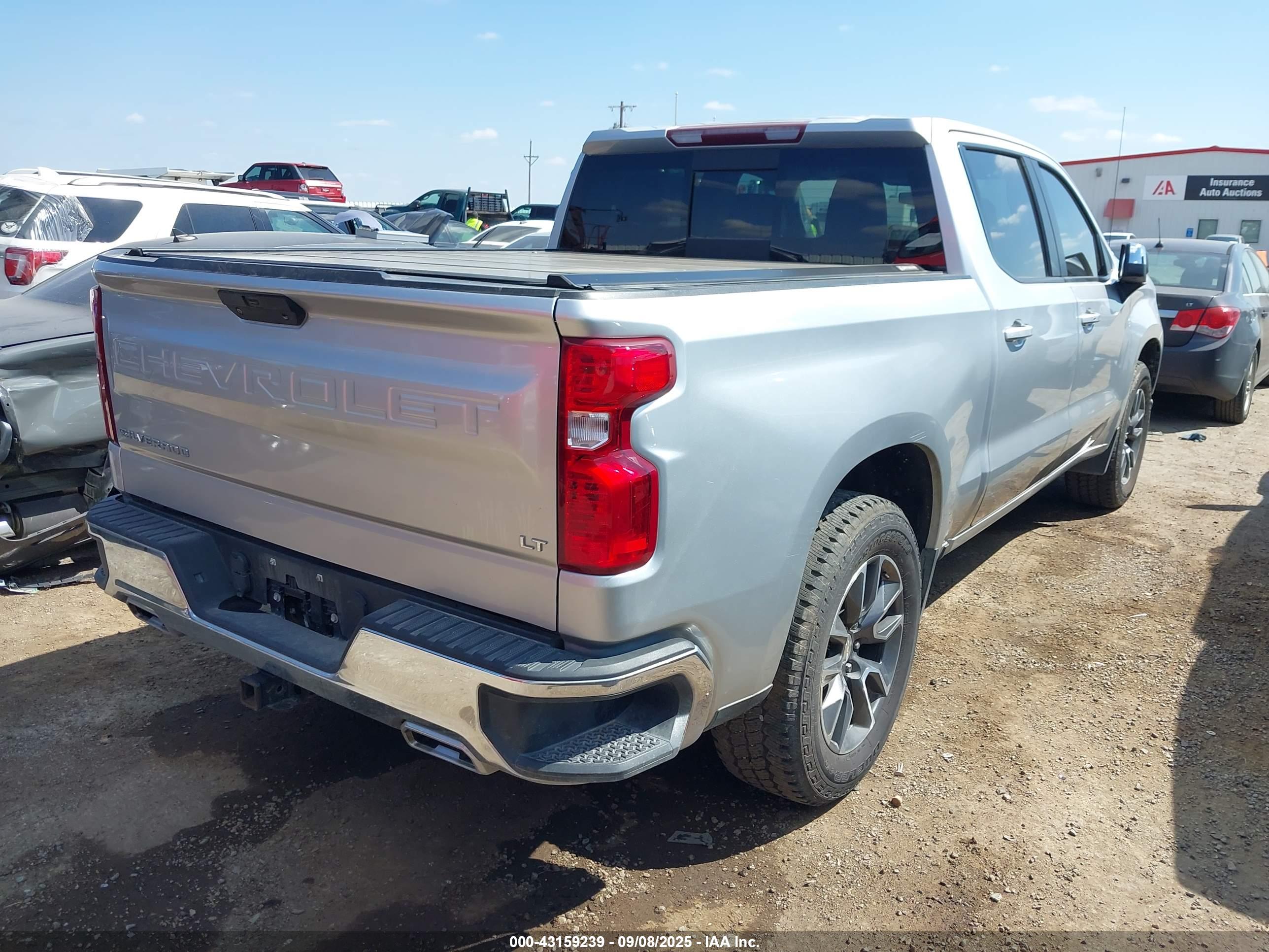CHEVROLET SILVERADO image 4