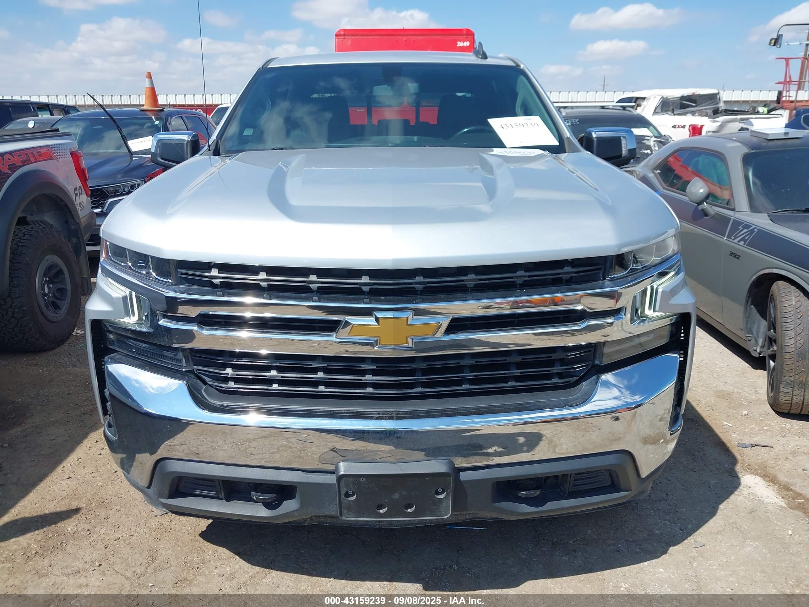CHEVROLET SILVERADO image 6