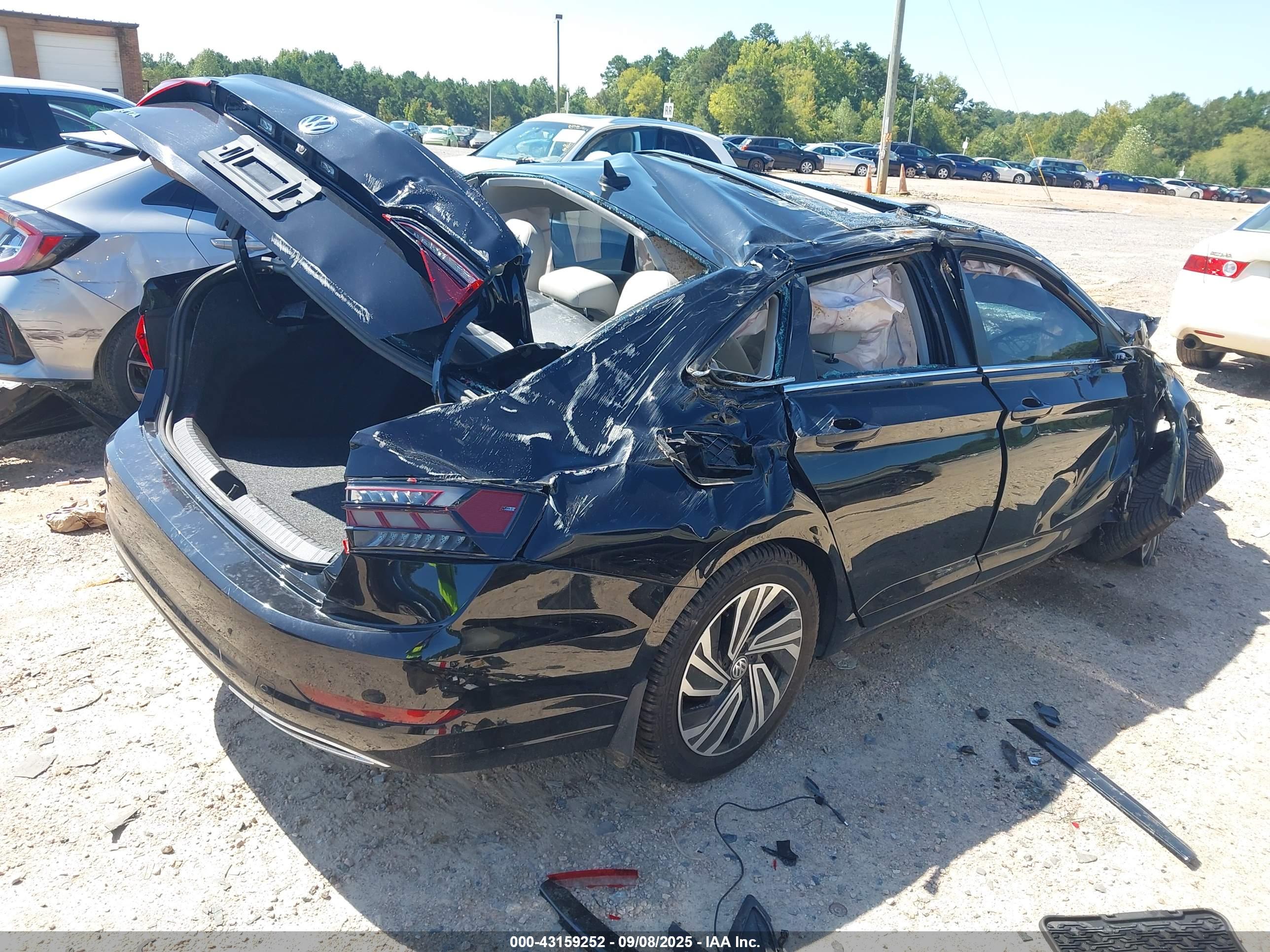 VOLKSWAGEN JETTA image 4