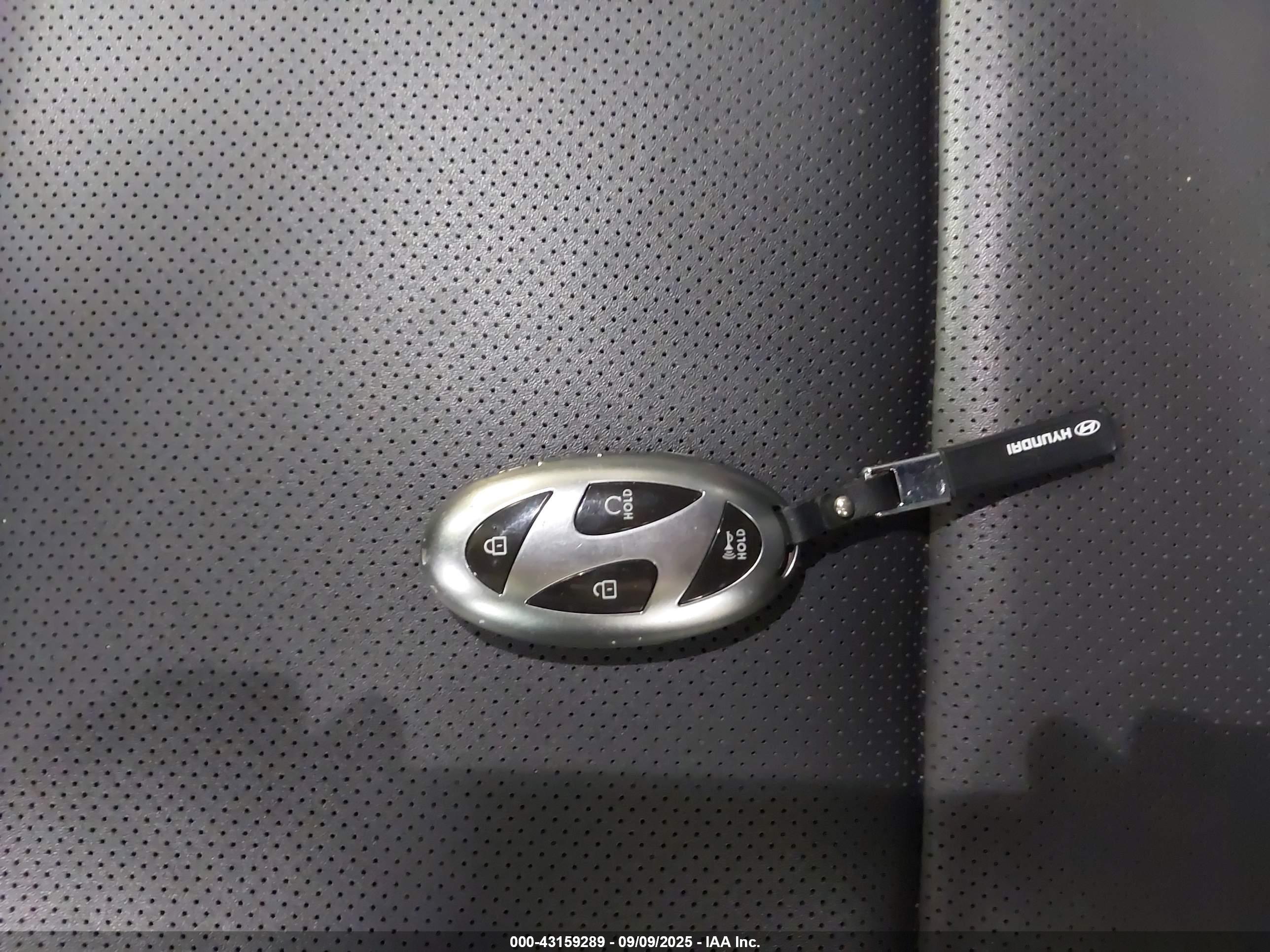HYUNDAI KONA image 11