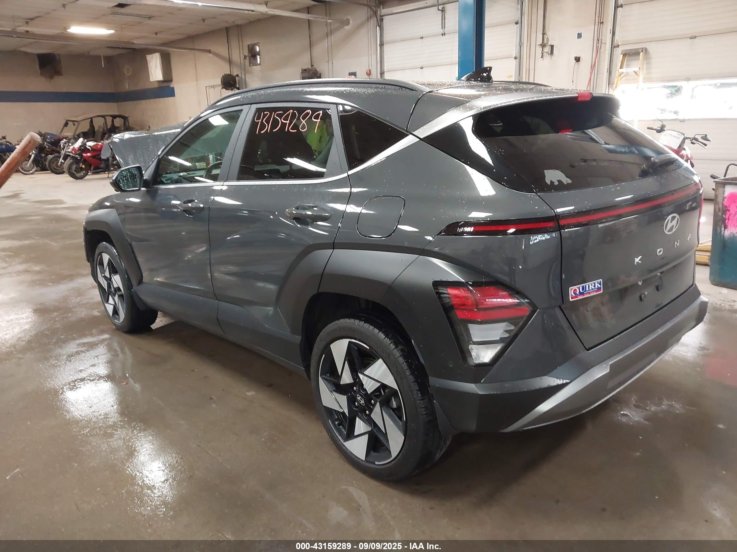 HYUNDAI KONA image 3