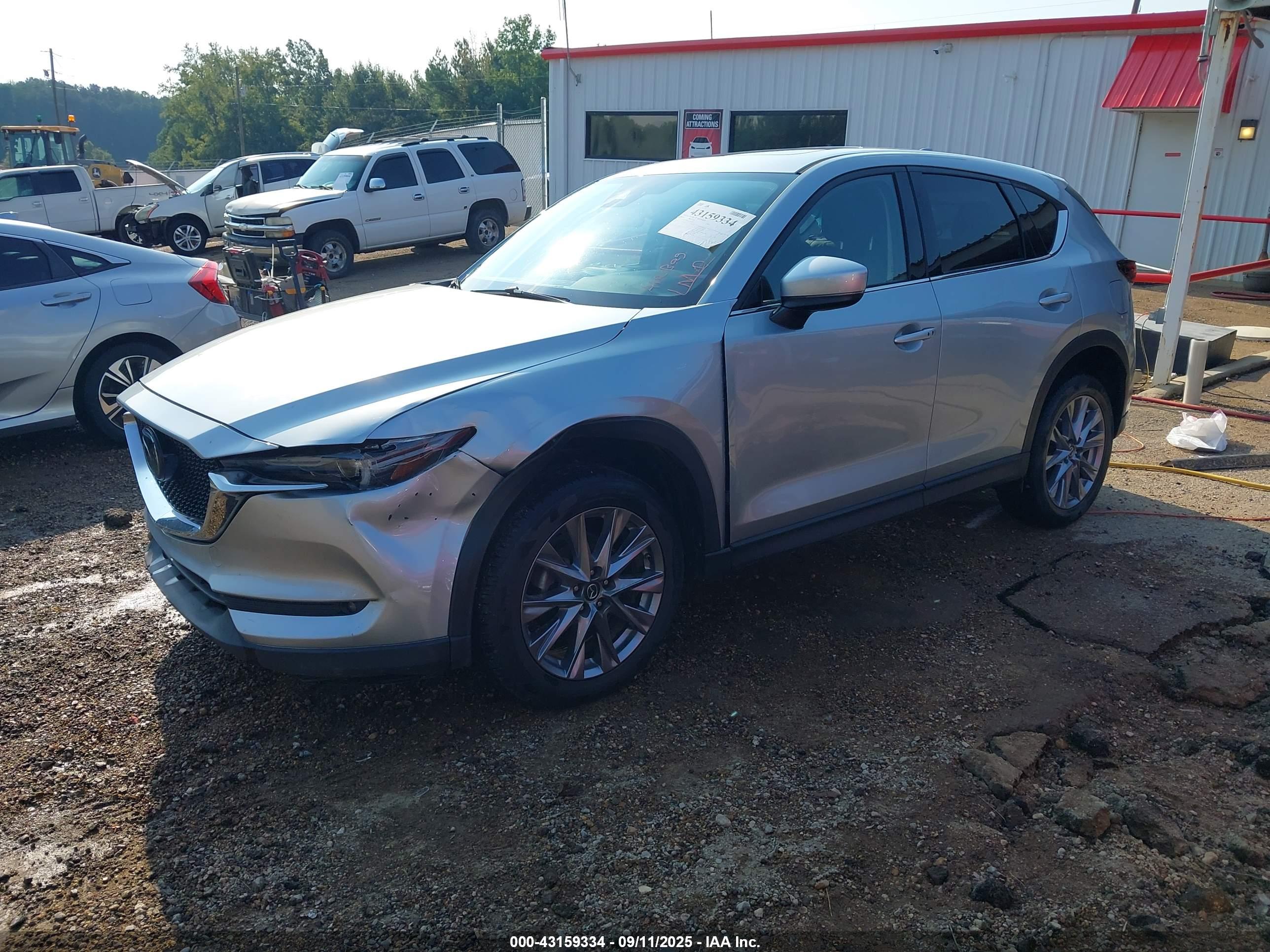MAZDA CX-5 image 2