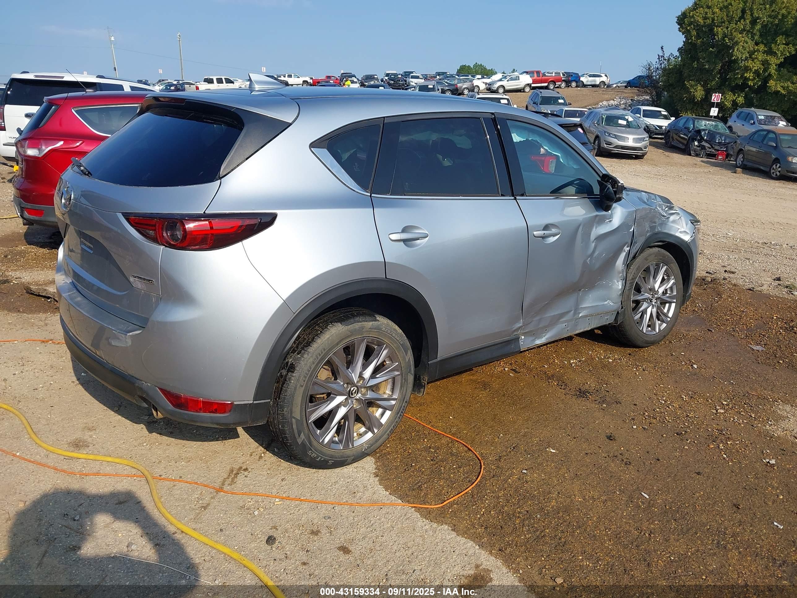 MAZDA CX-5 image 4