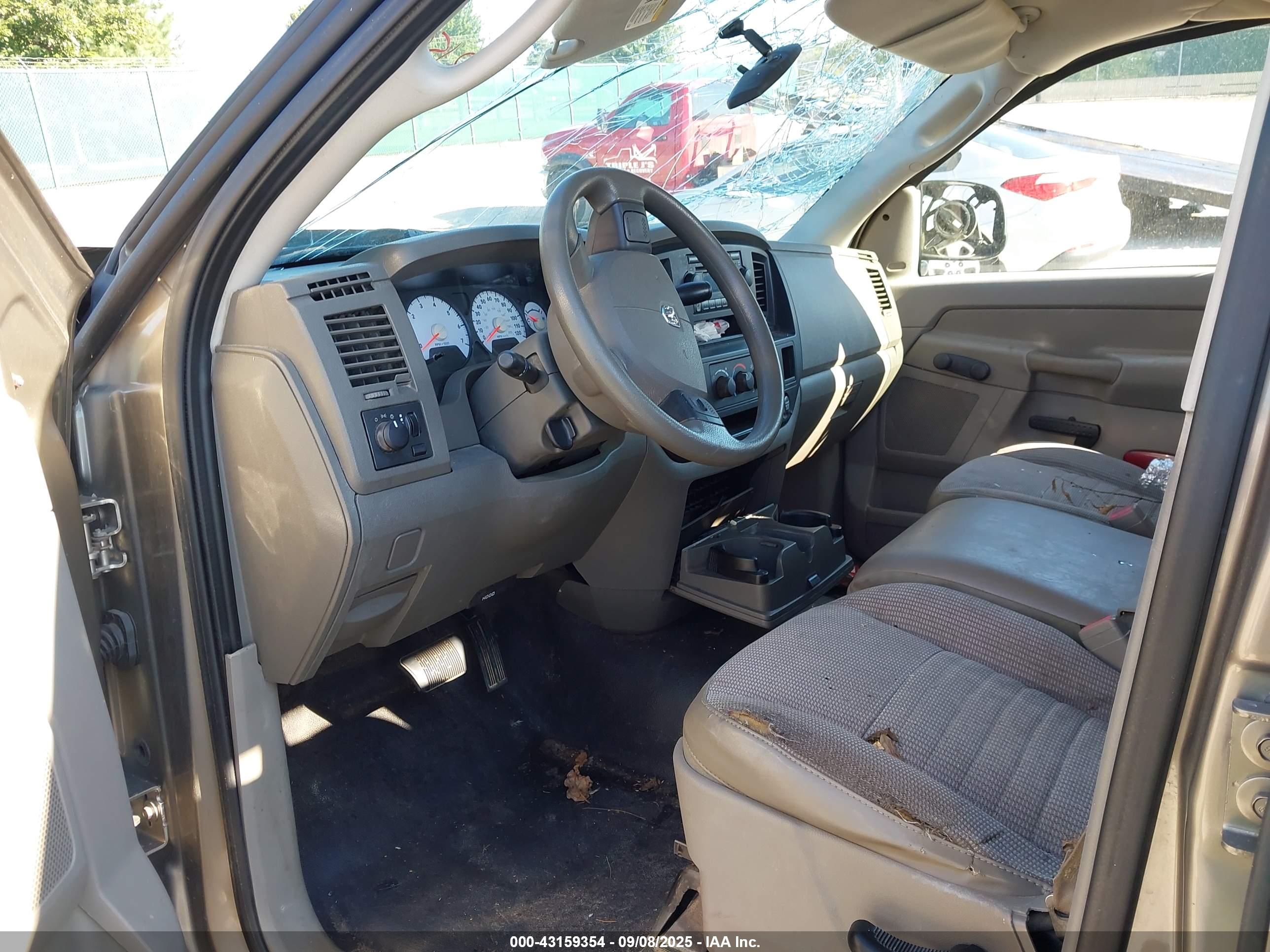 DODGE RAM image 5