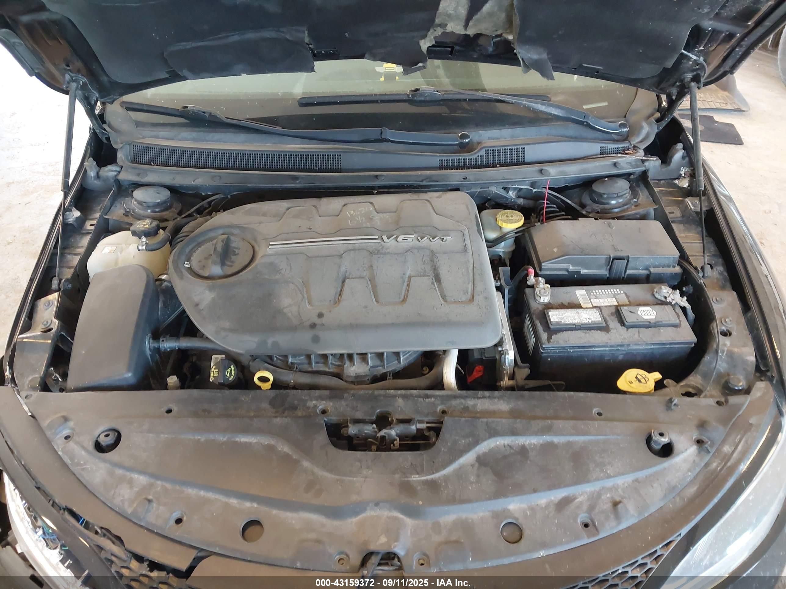 CHRYSLER 200 image 10