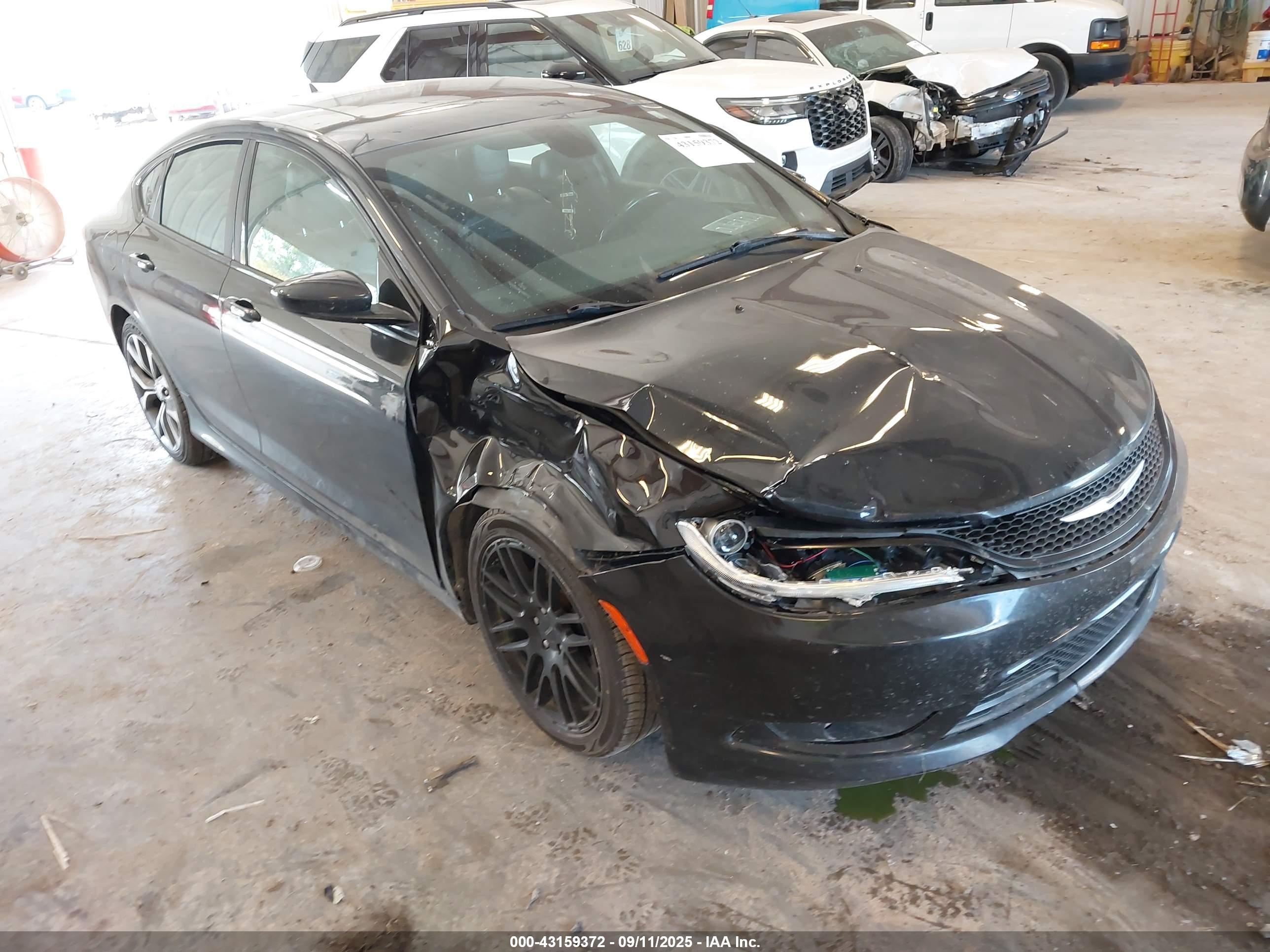 CHRYSLER 200 image 6