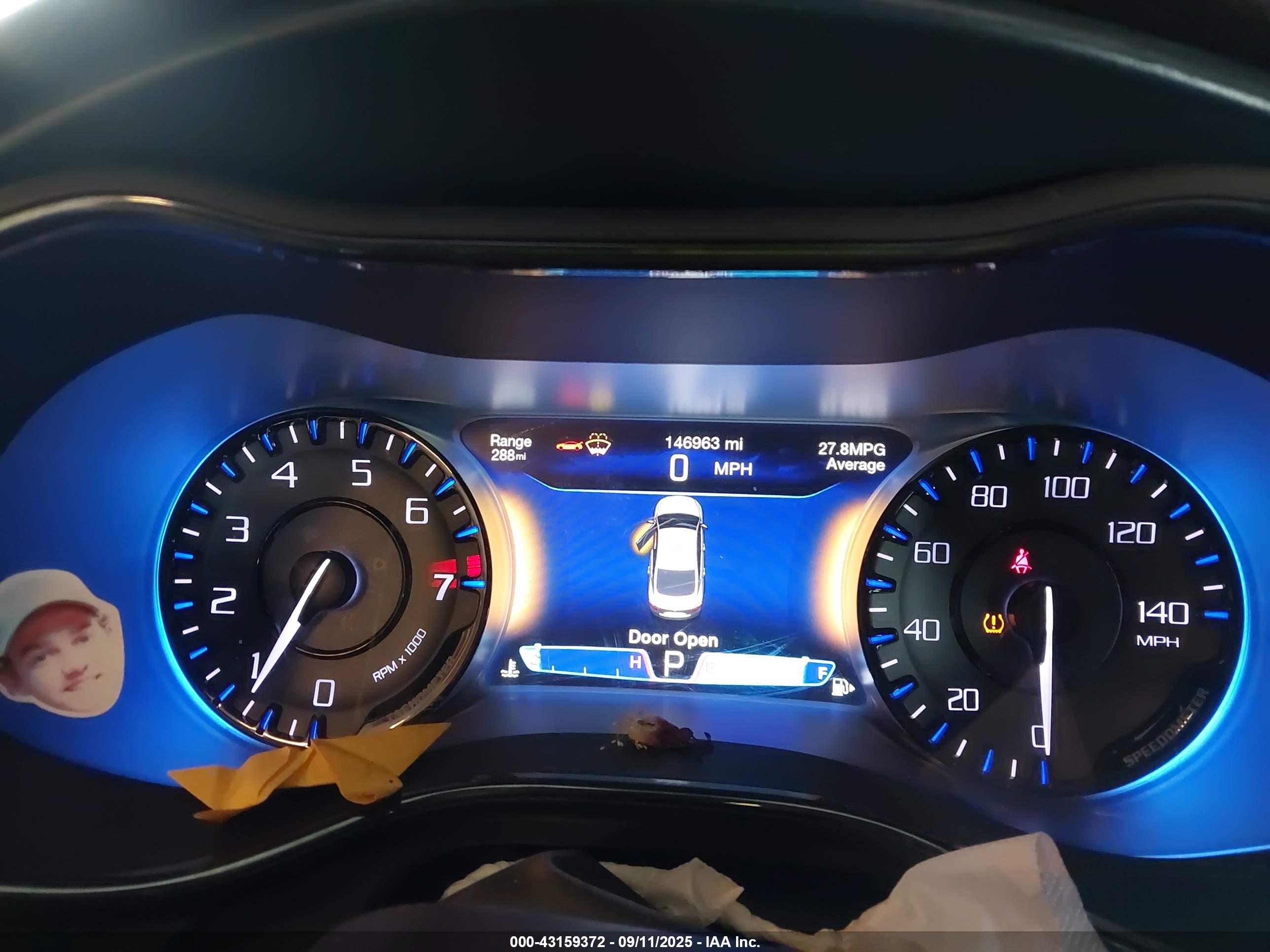 CHRYSLER 200 image 7