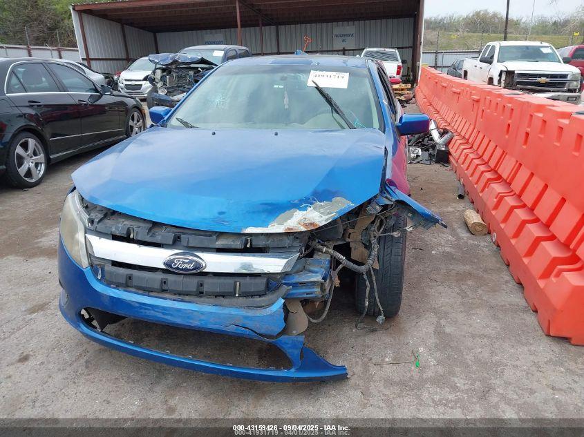 FORD FUSION image 2