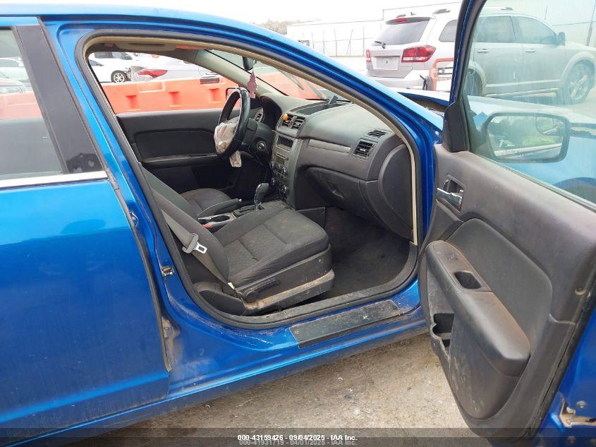 FORD FUSION image 5