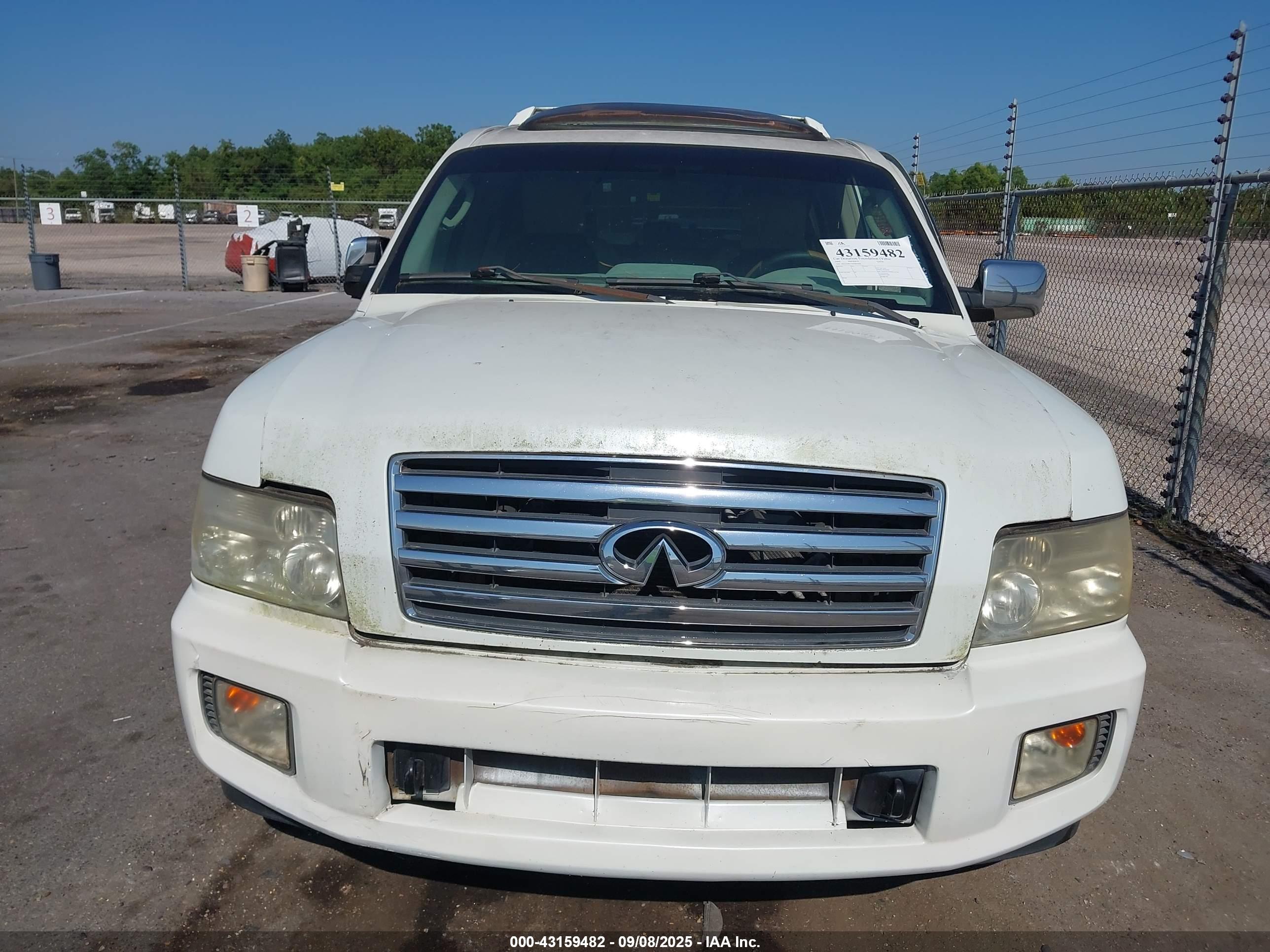 INFINITI QX56 image 6