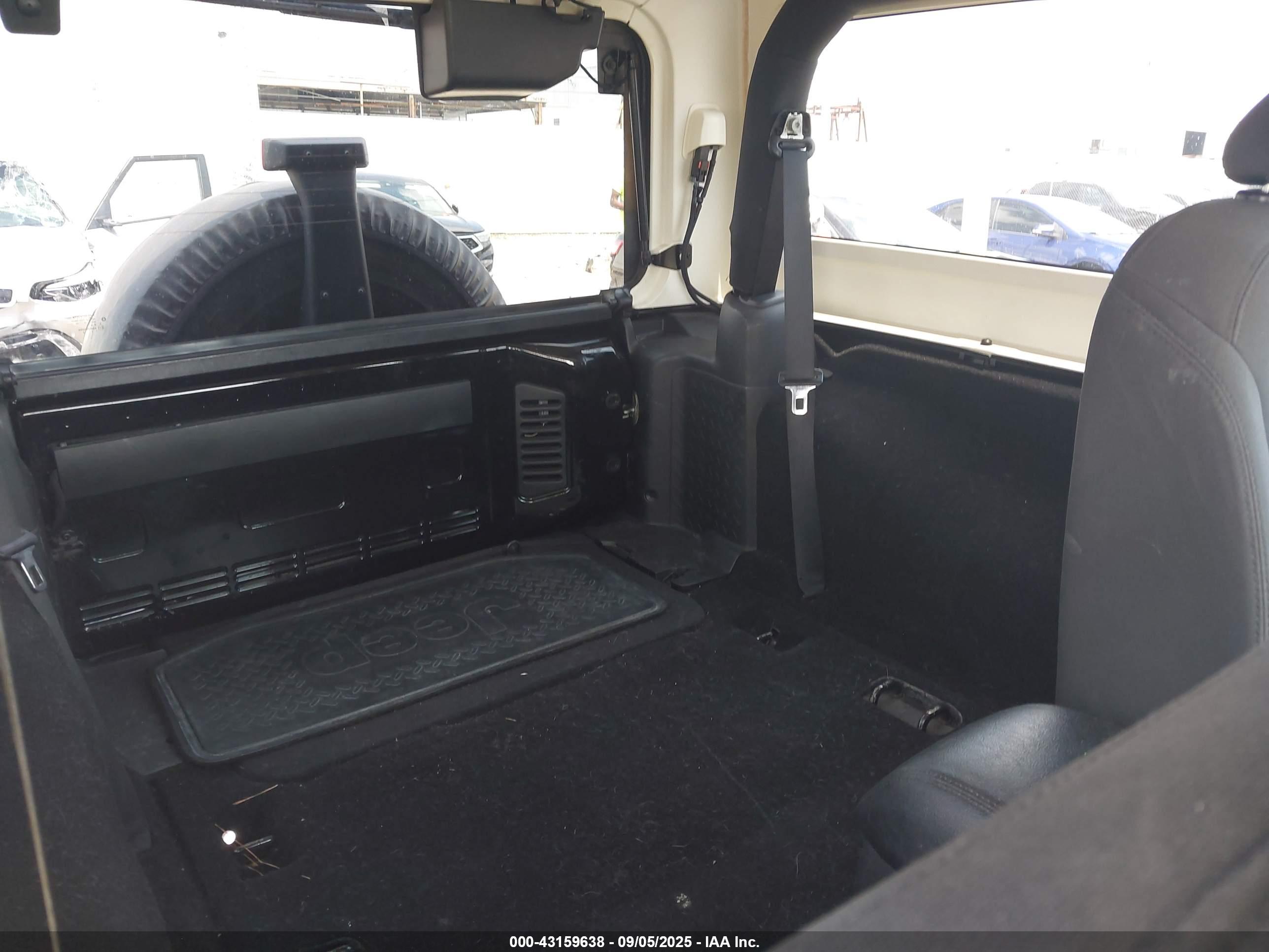 JEEP WRANGLER image 8