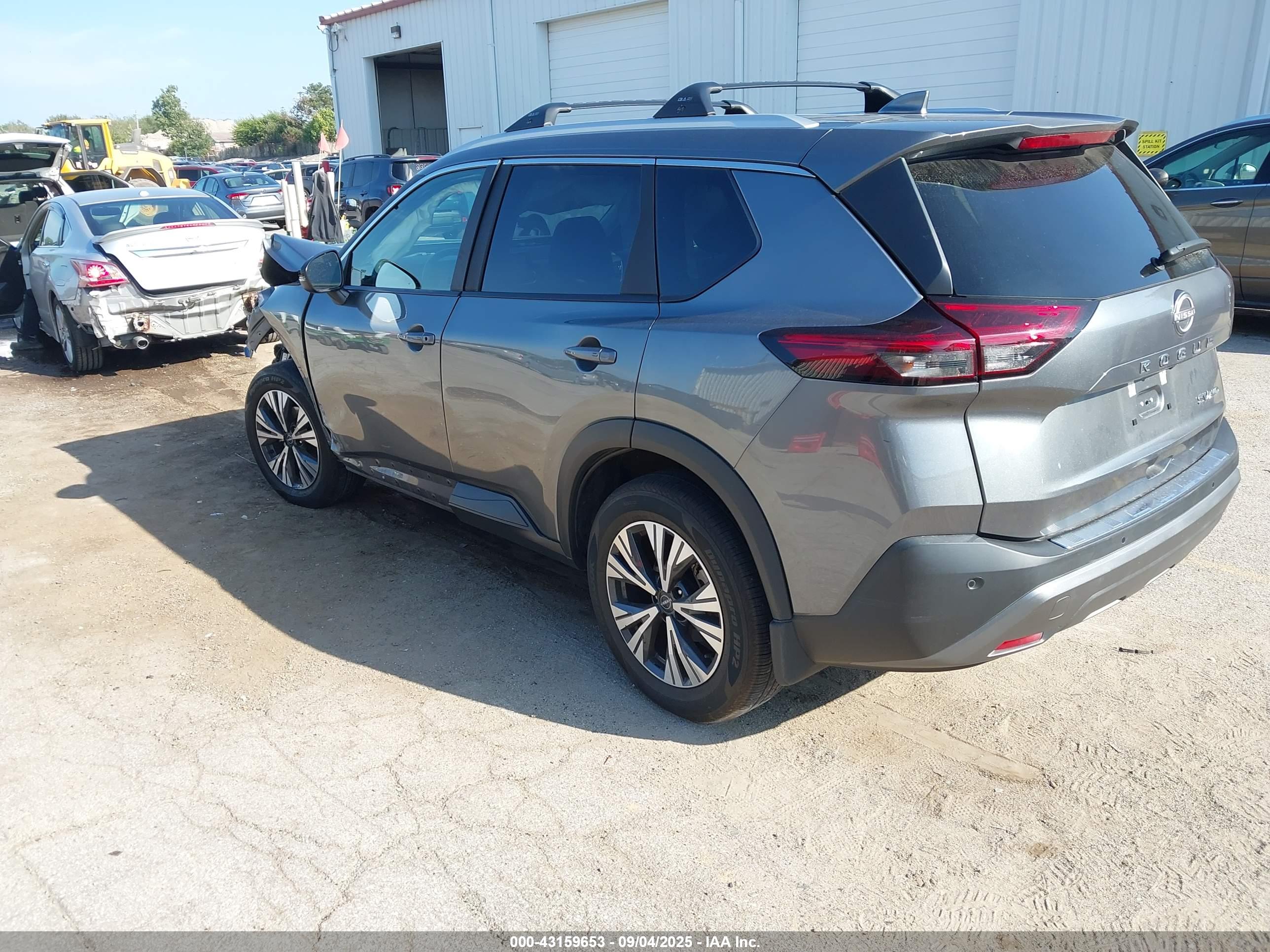 NISSAN ROGUE image 3