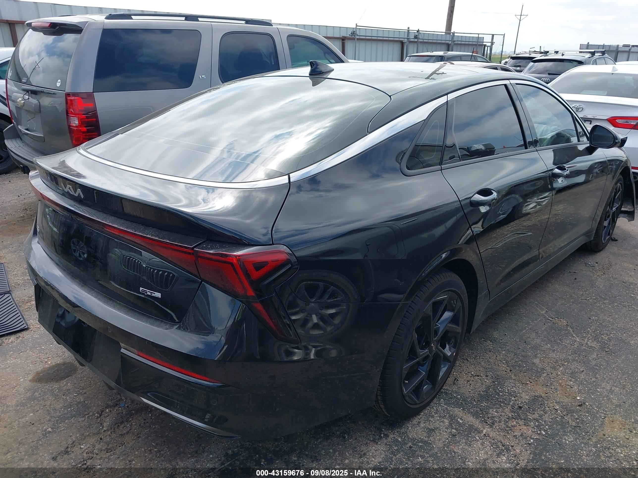 KIA K5 image 4