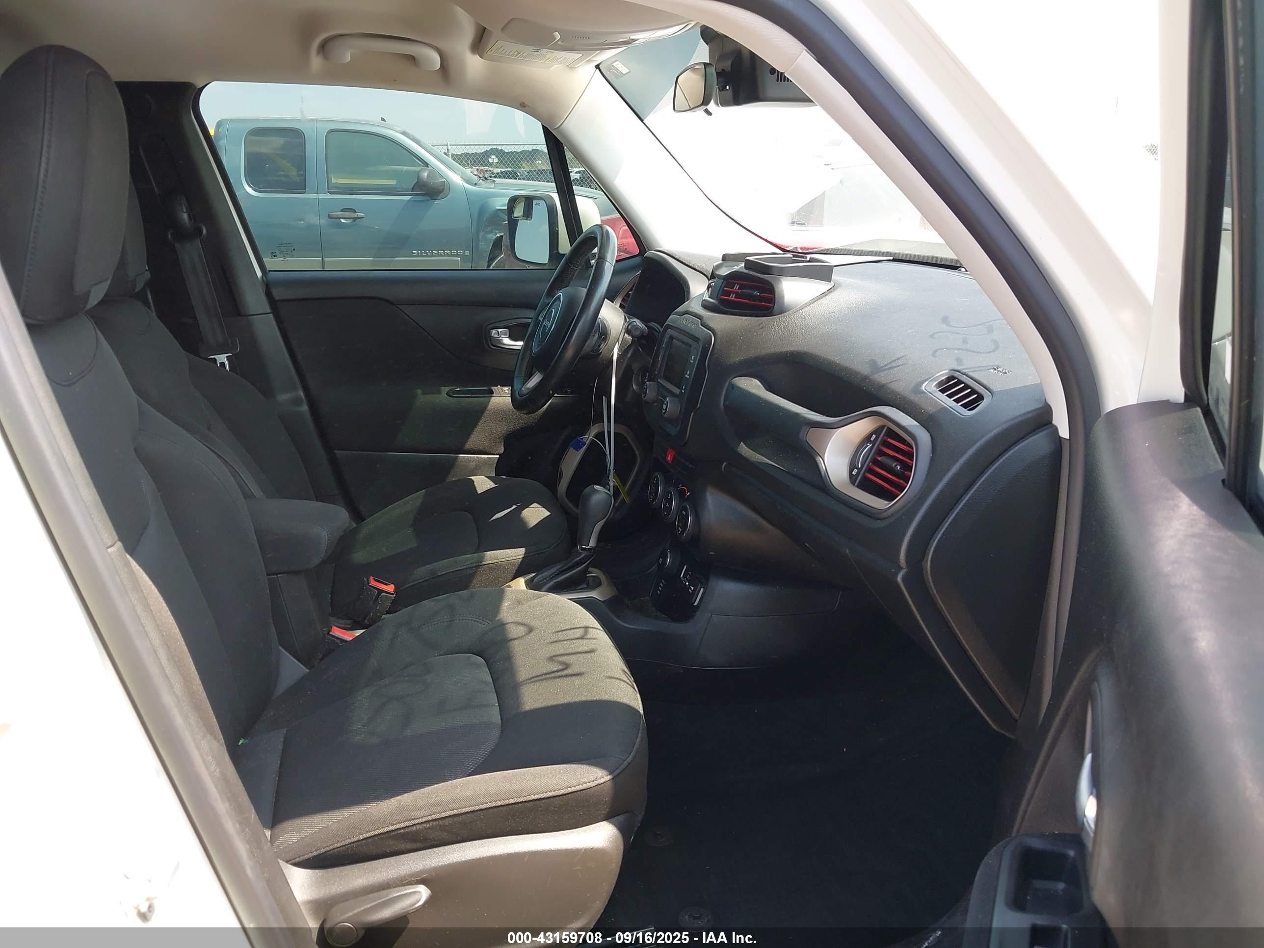 JEEP RENEGADE image 5