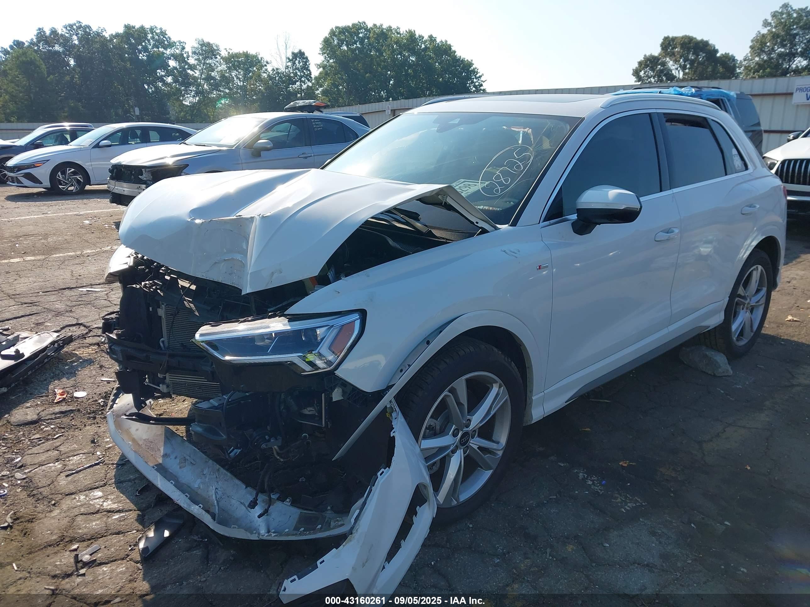 AUDI Q3 image 2