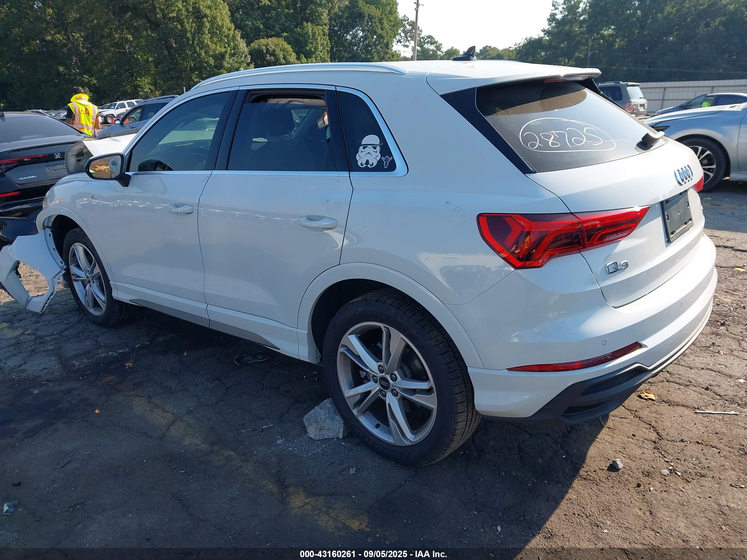 AUDI Q3 image 3