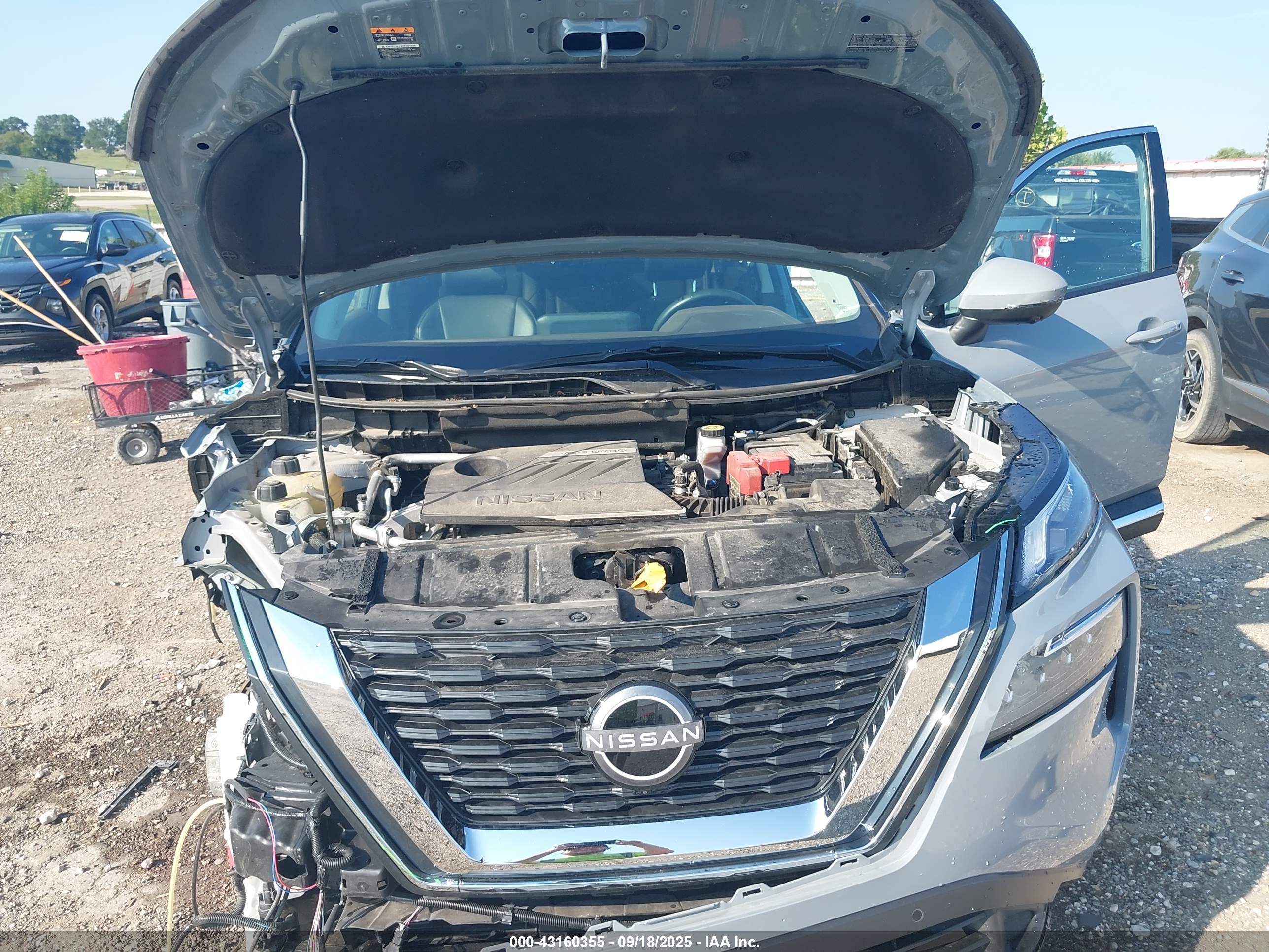 NISSAN ROGUE image 10