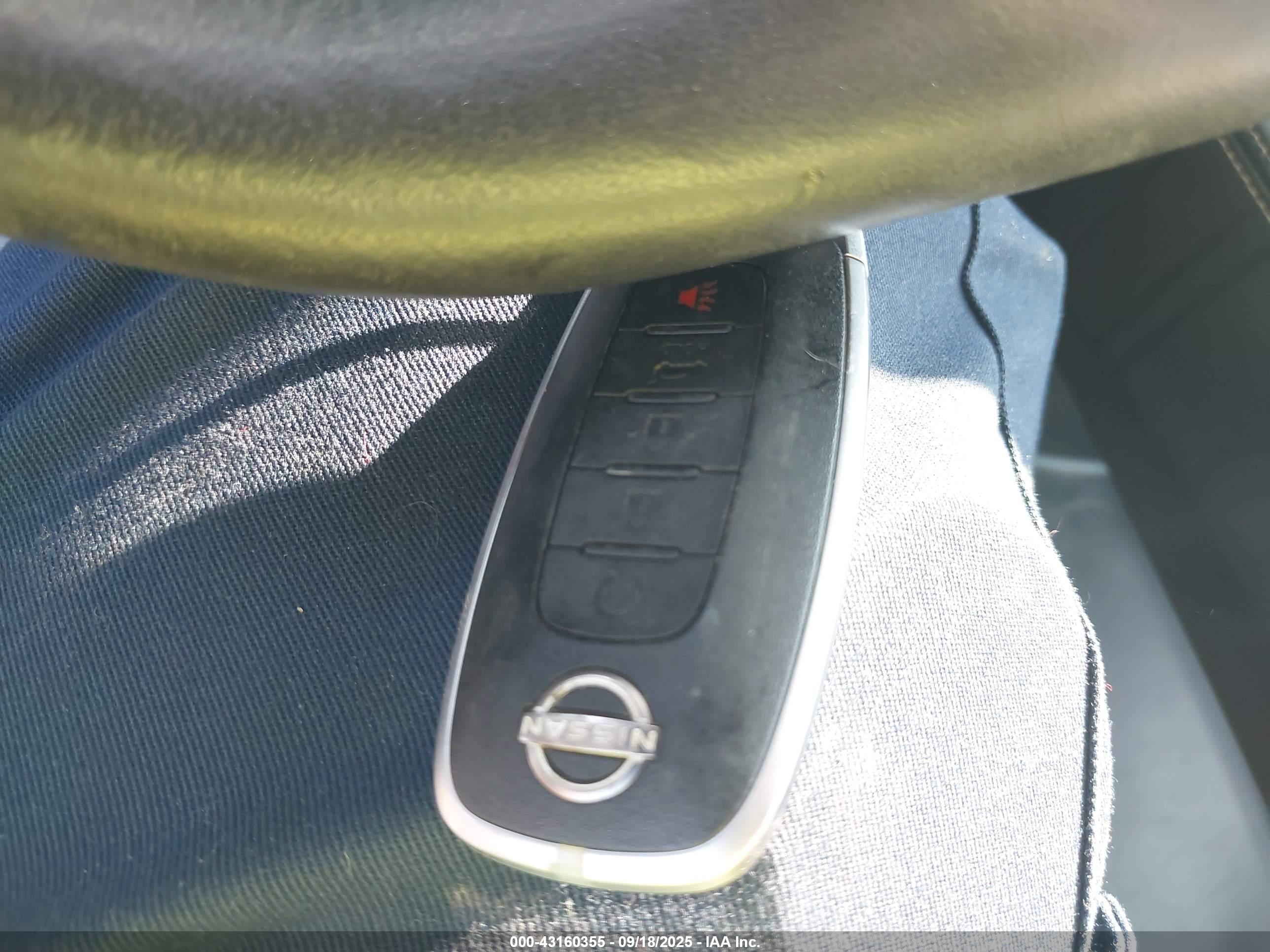 NISSAN ROGUE image 11