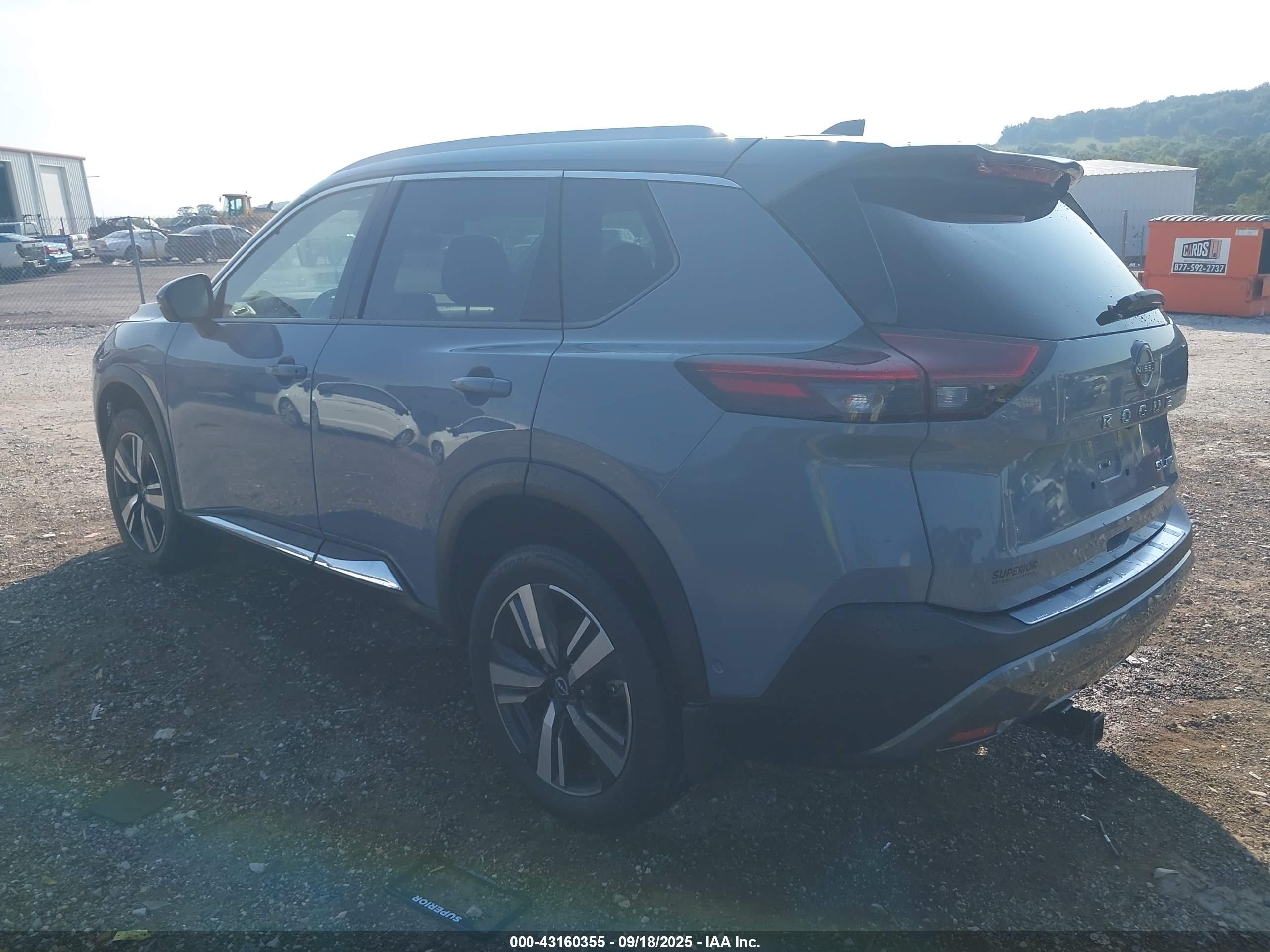 NISSAN ROGUE image 3