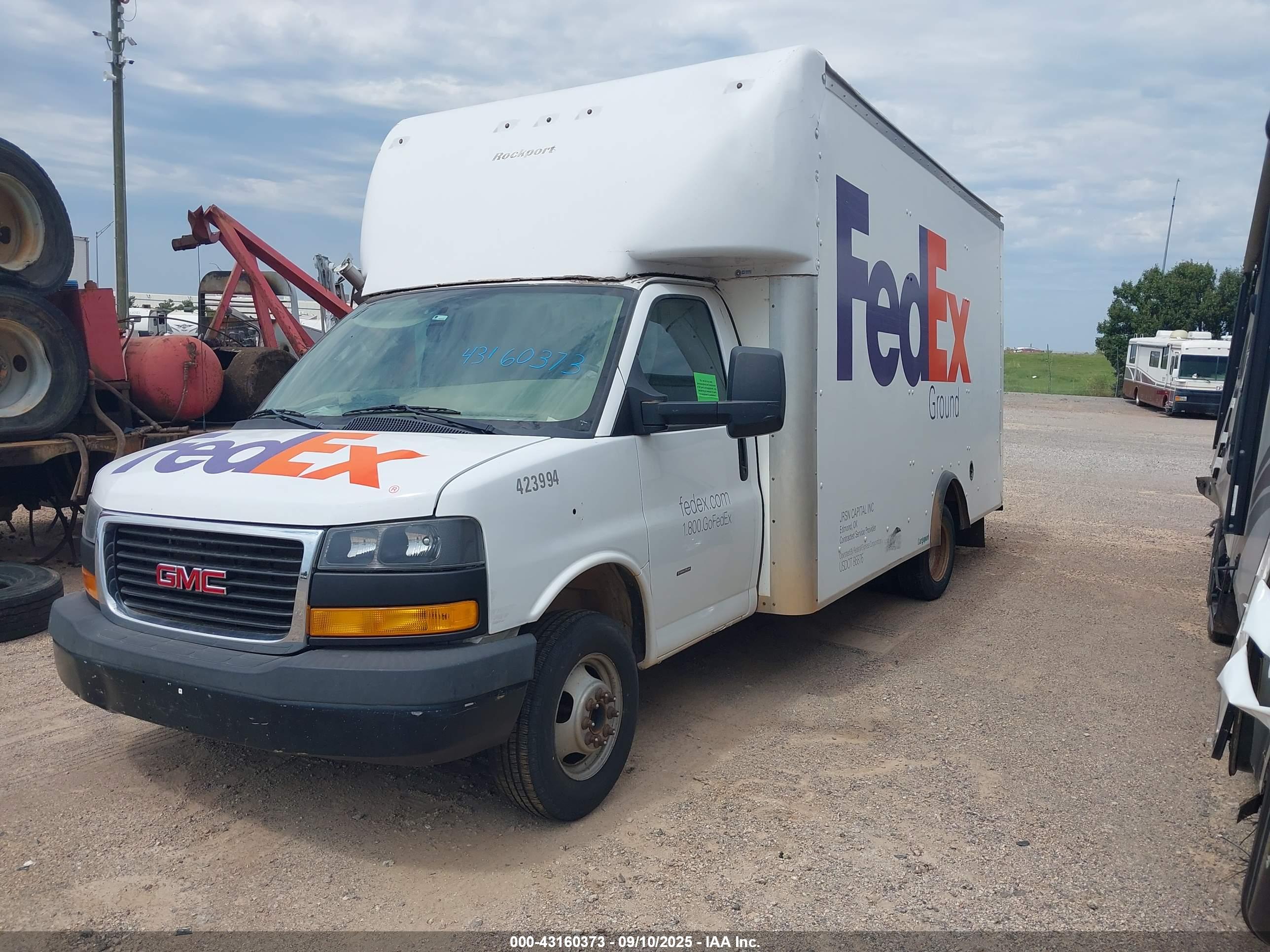 GMC SAVANA image 2