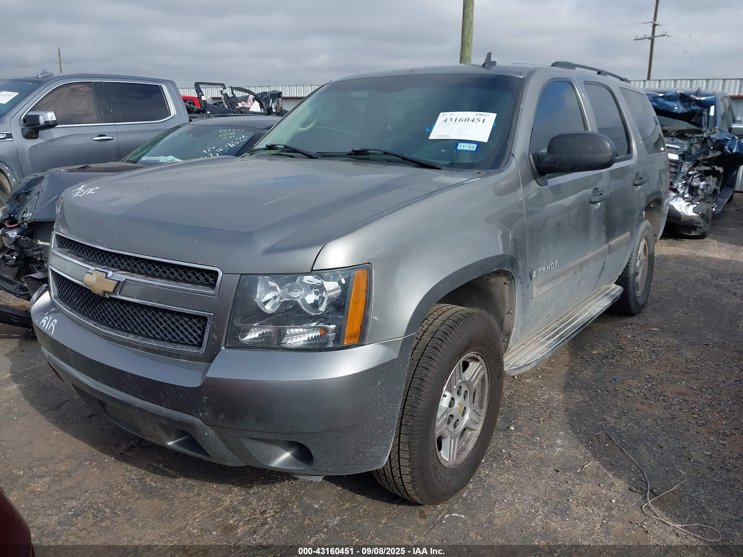 CHEVROLET TAHOE image 2