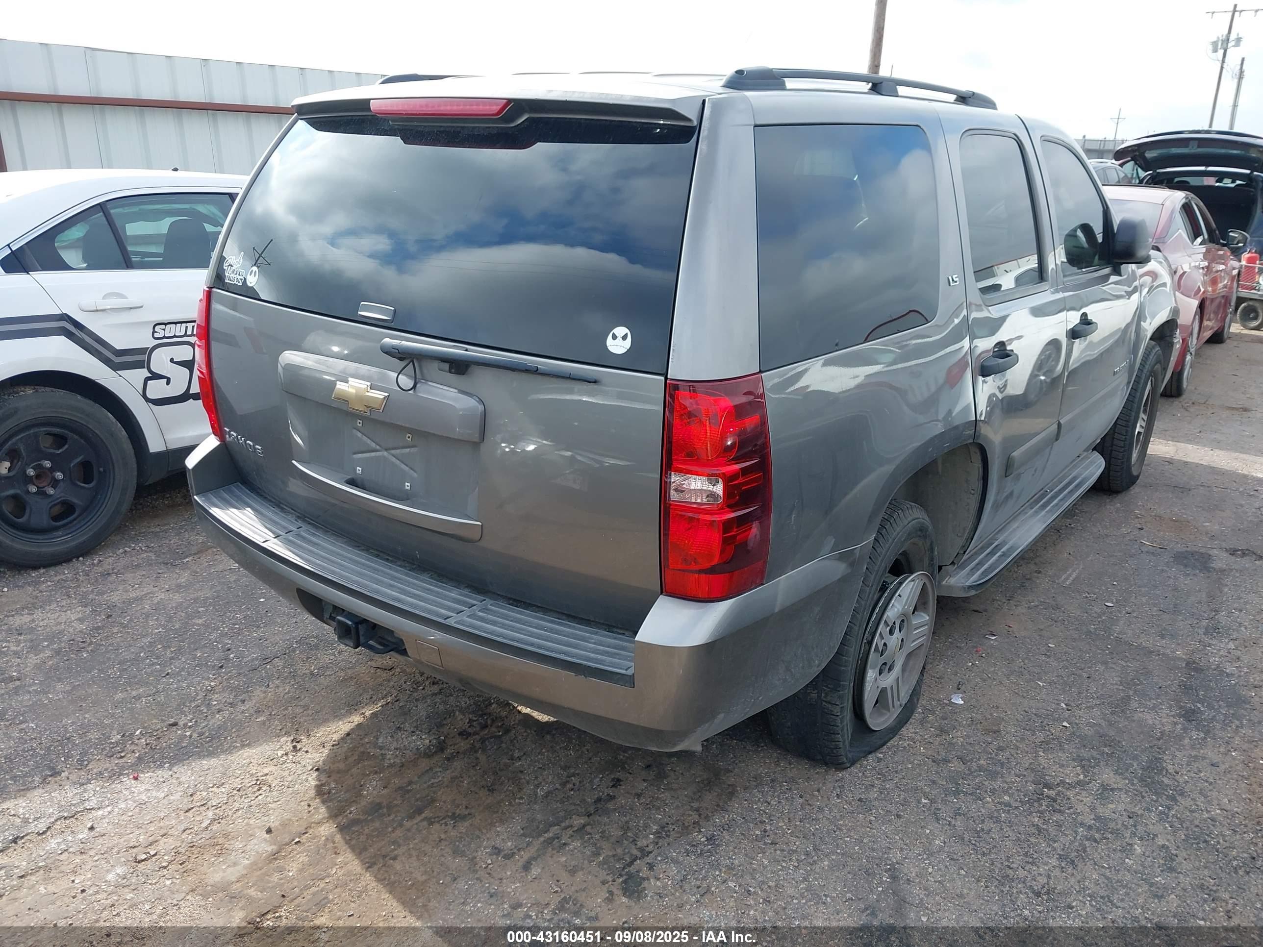 CHEVROLET TAHOE image 4