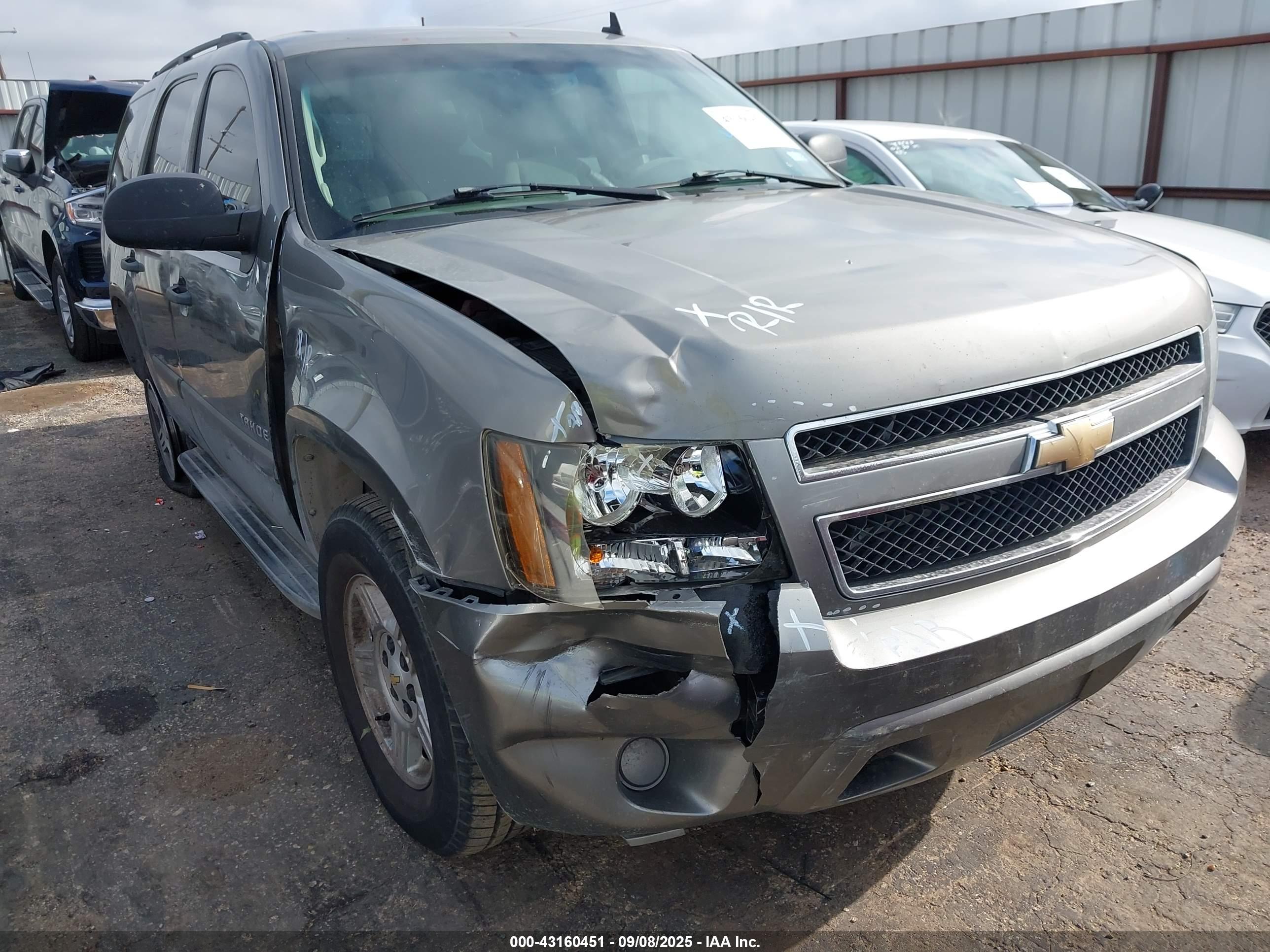 CHEVROLET TAHOE image 6