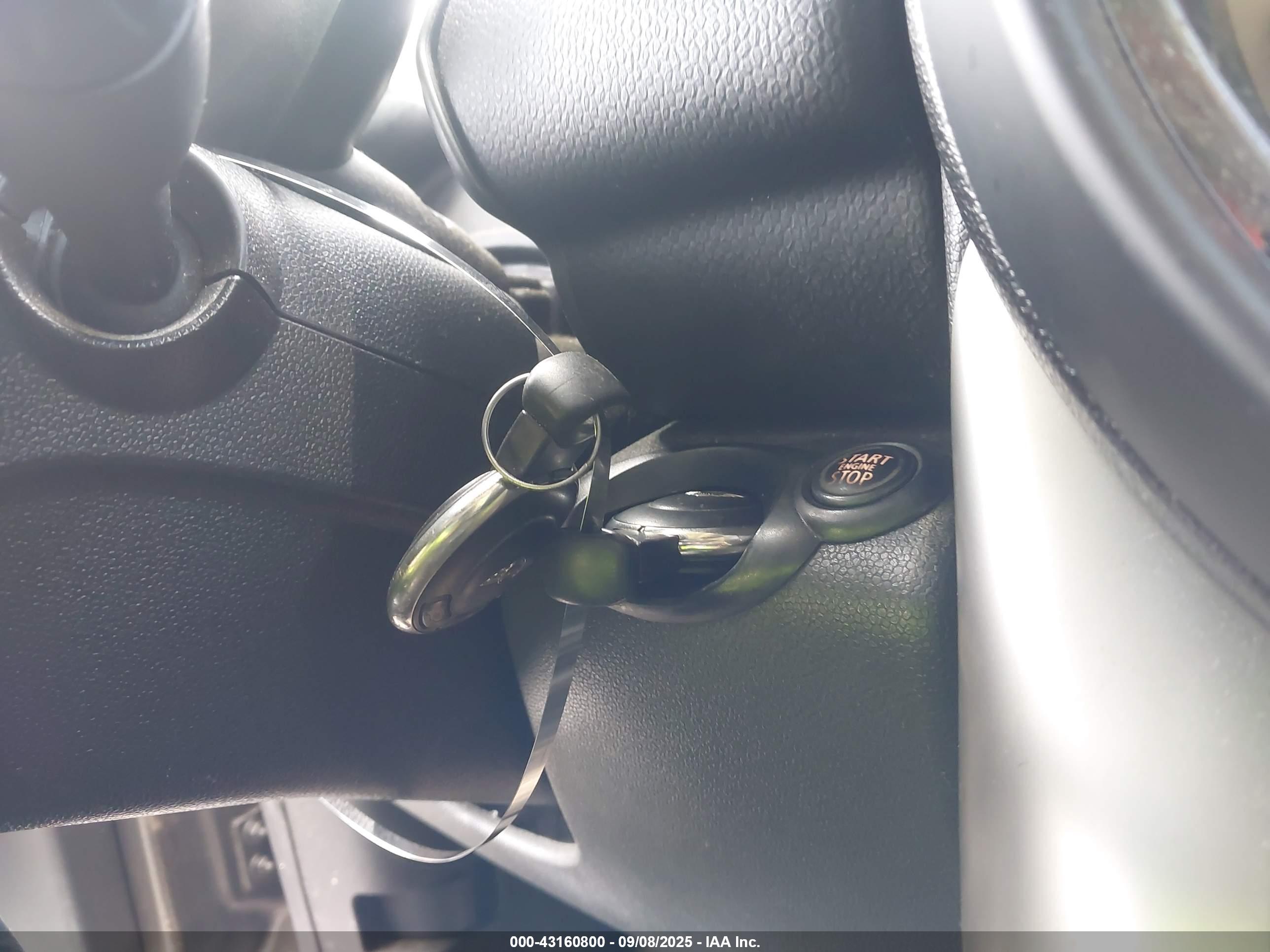 MINI COUNTRYMAN image 11