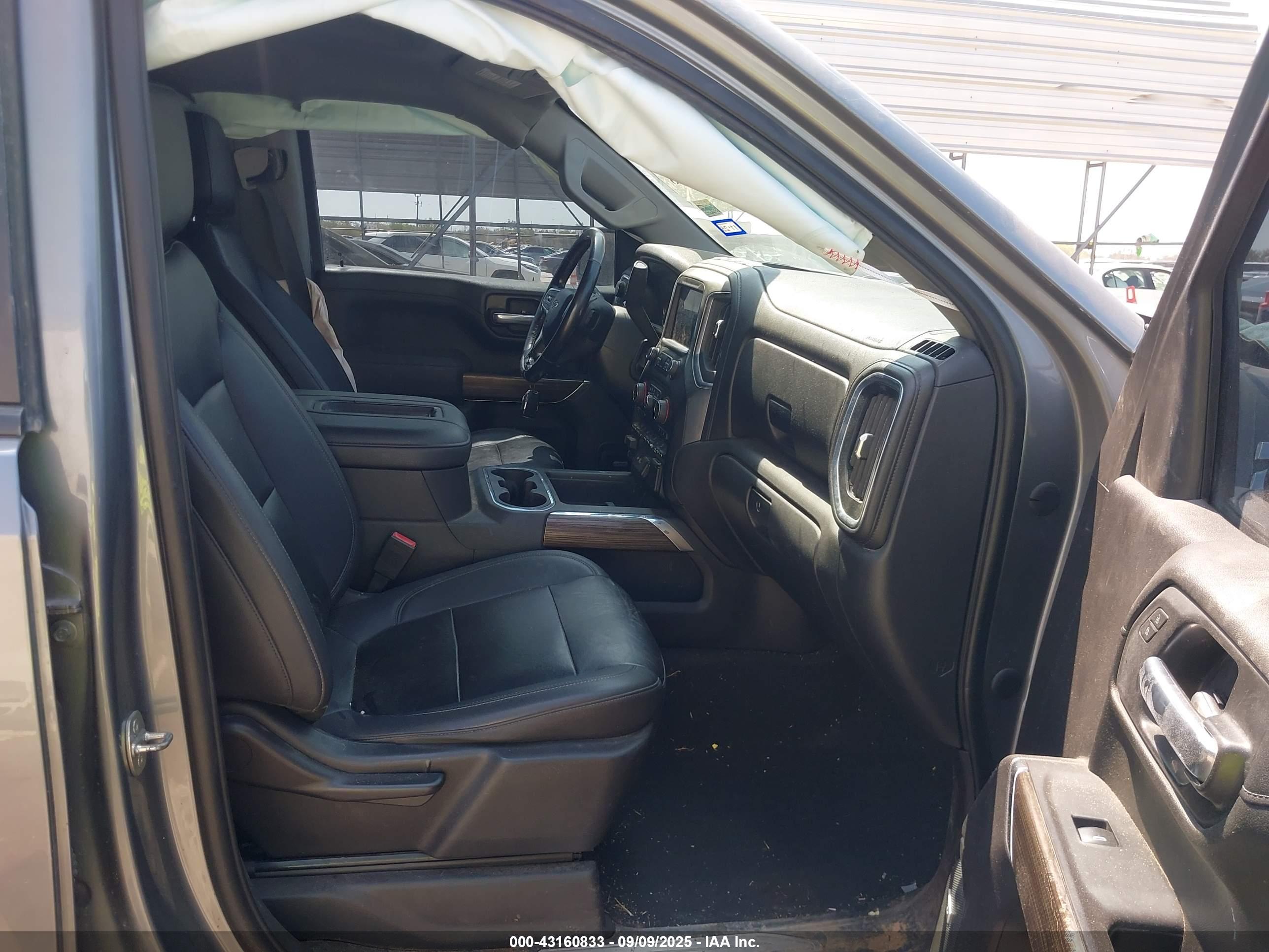 CHEVROLET SILVERADO image 5