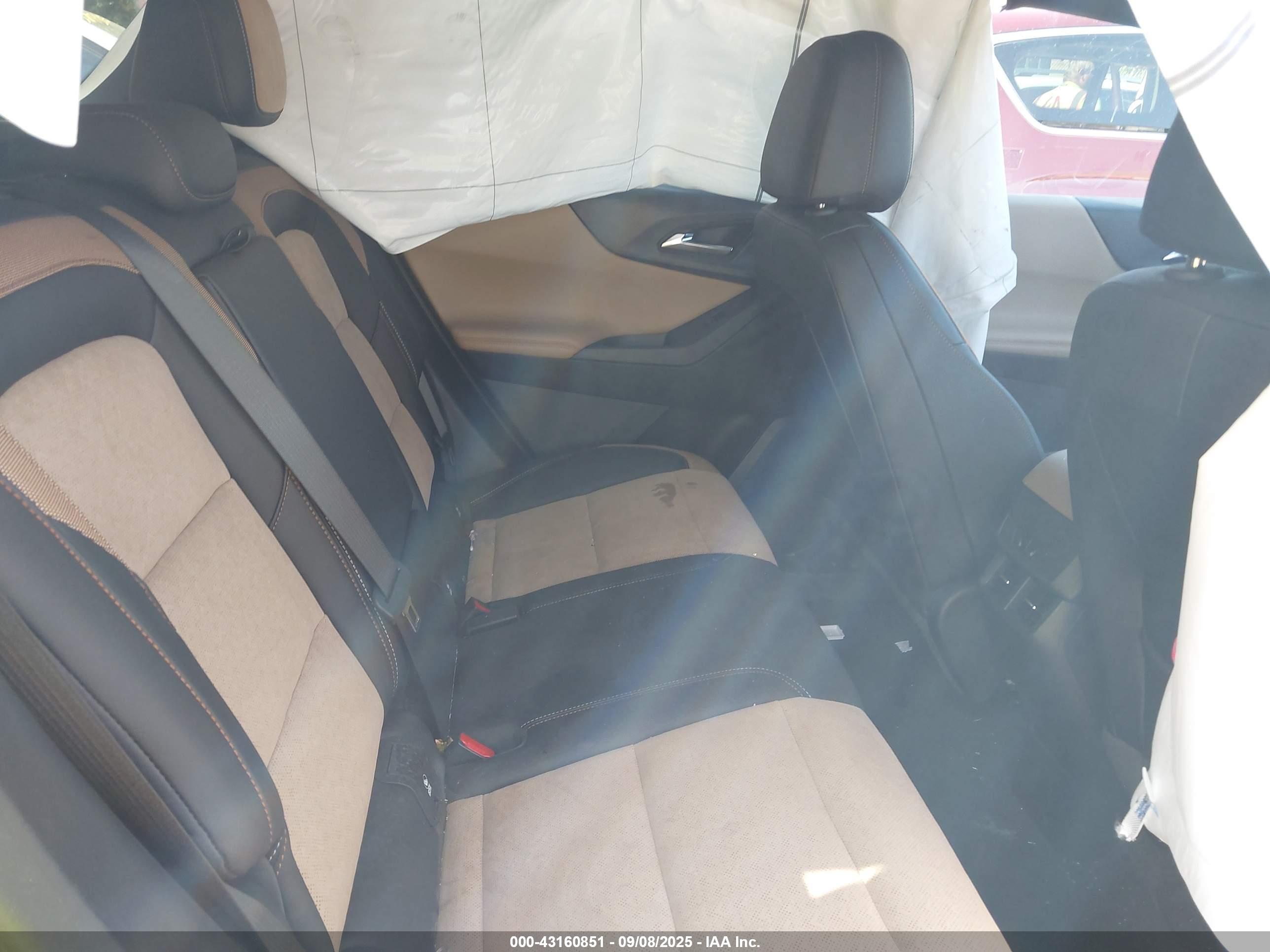CHEVROLET EQUINOX image 8