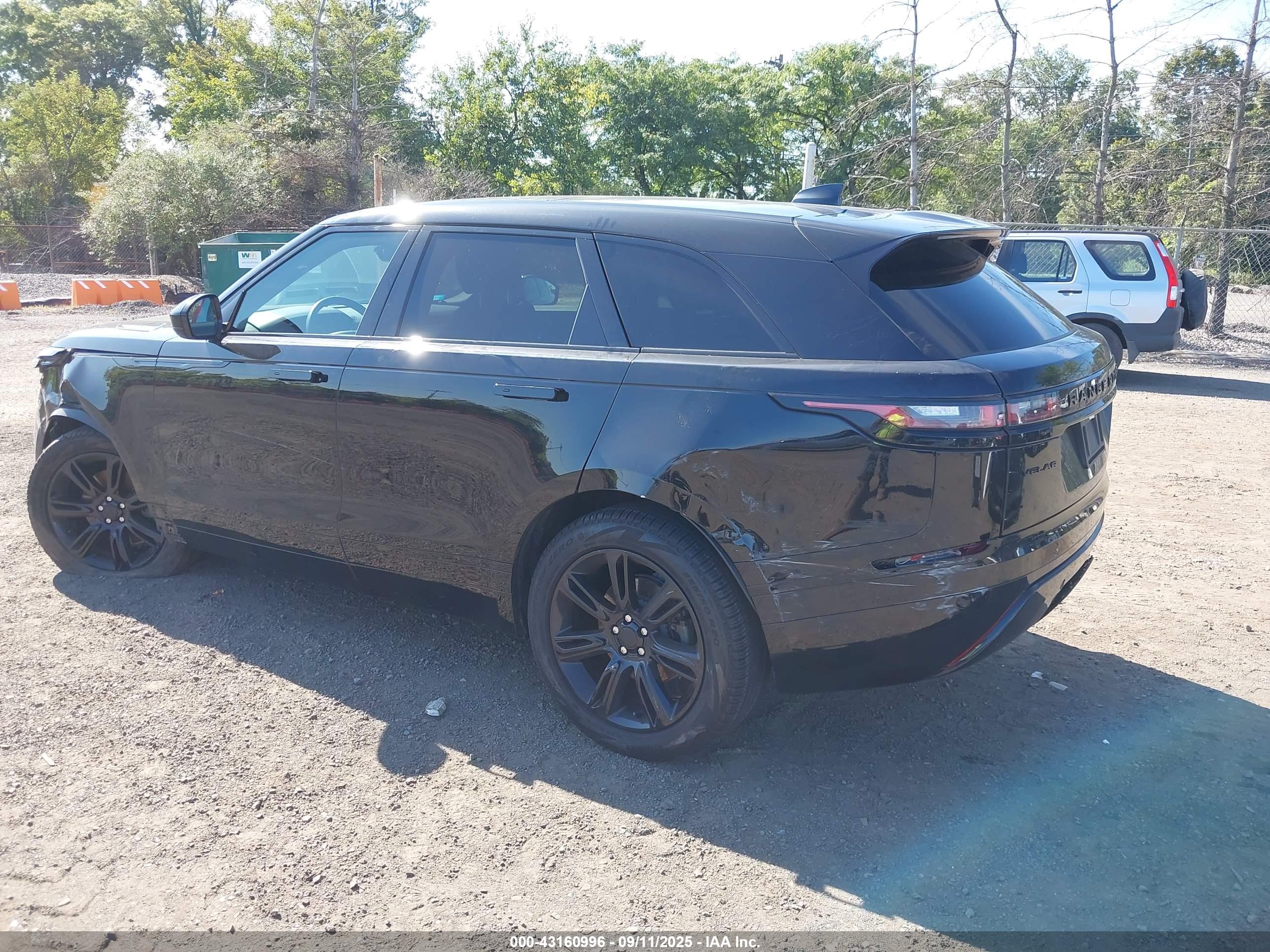 LAND ROVER image 3