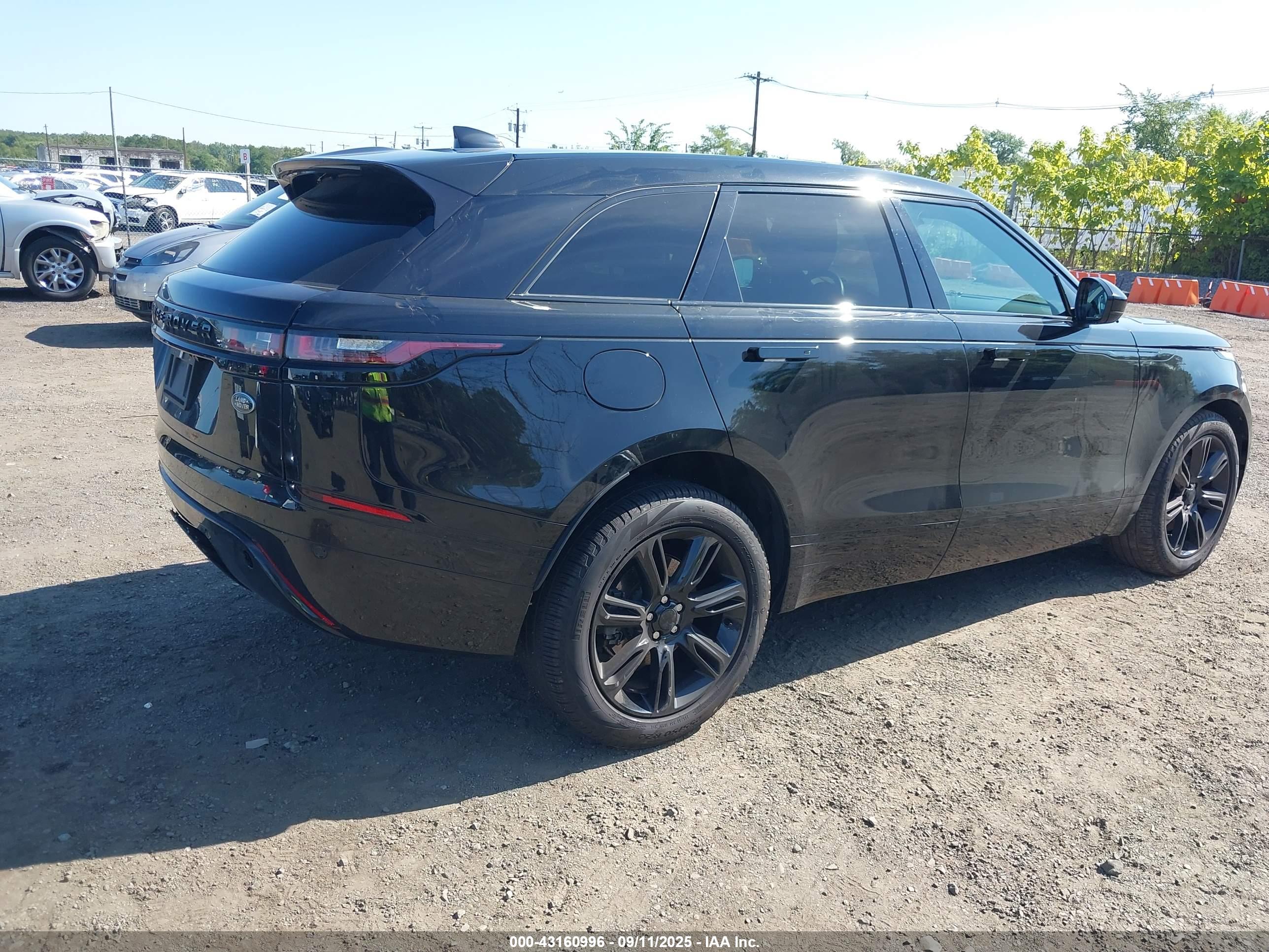LAND ROVER image 4