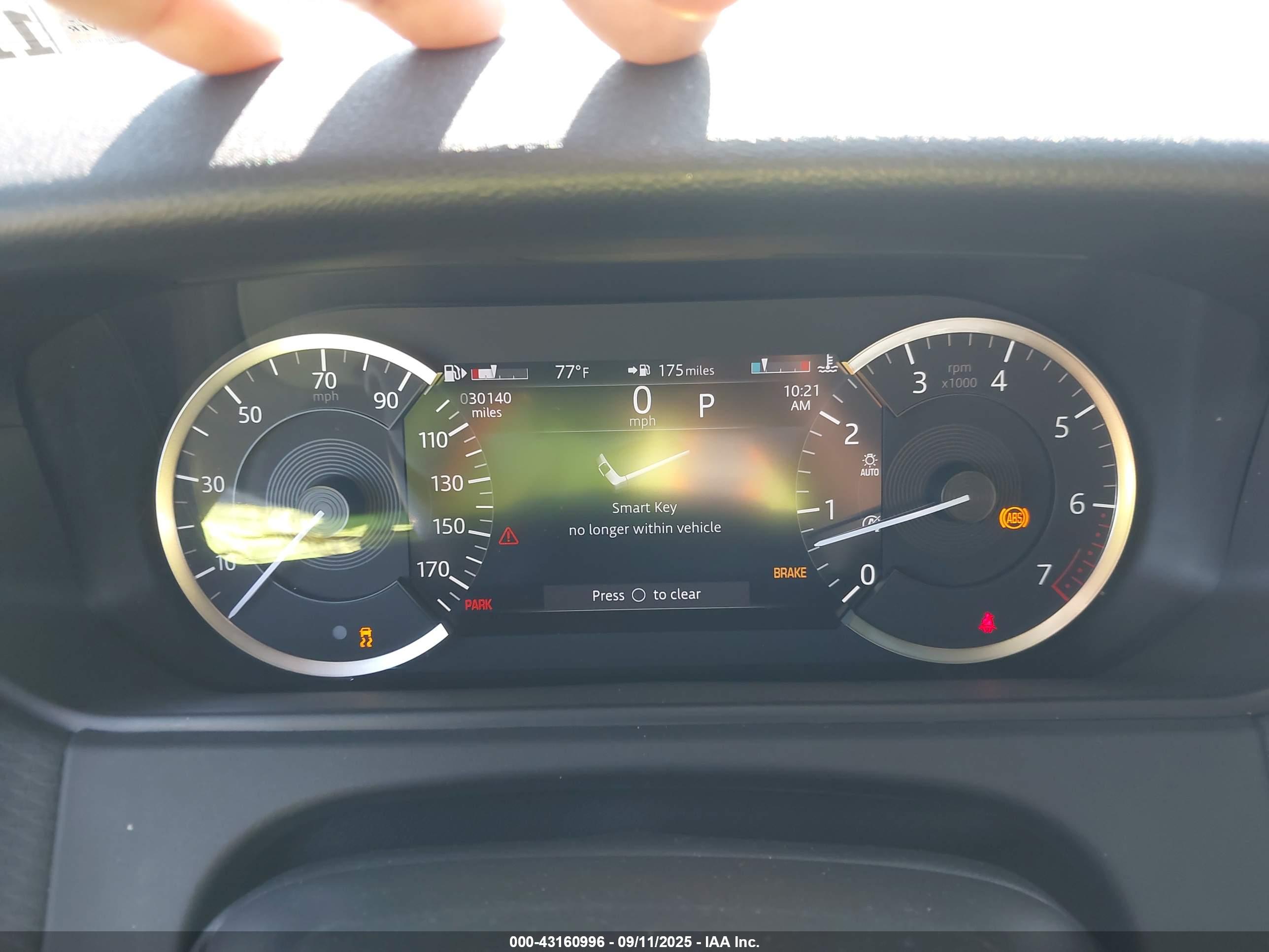 LAND ROVER image 7
