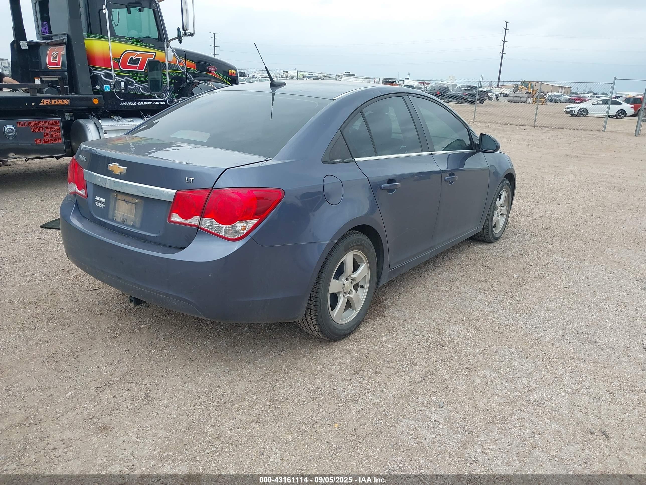 CHEVROLET CRUZE image 4