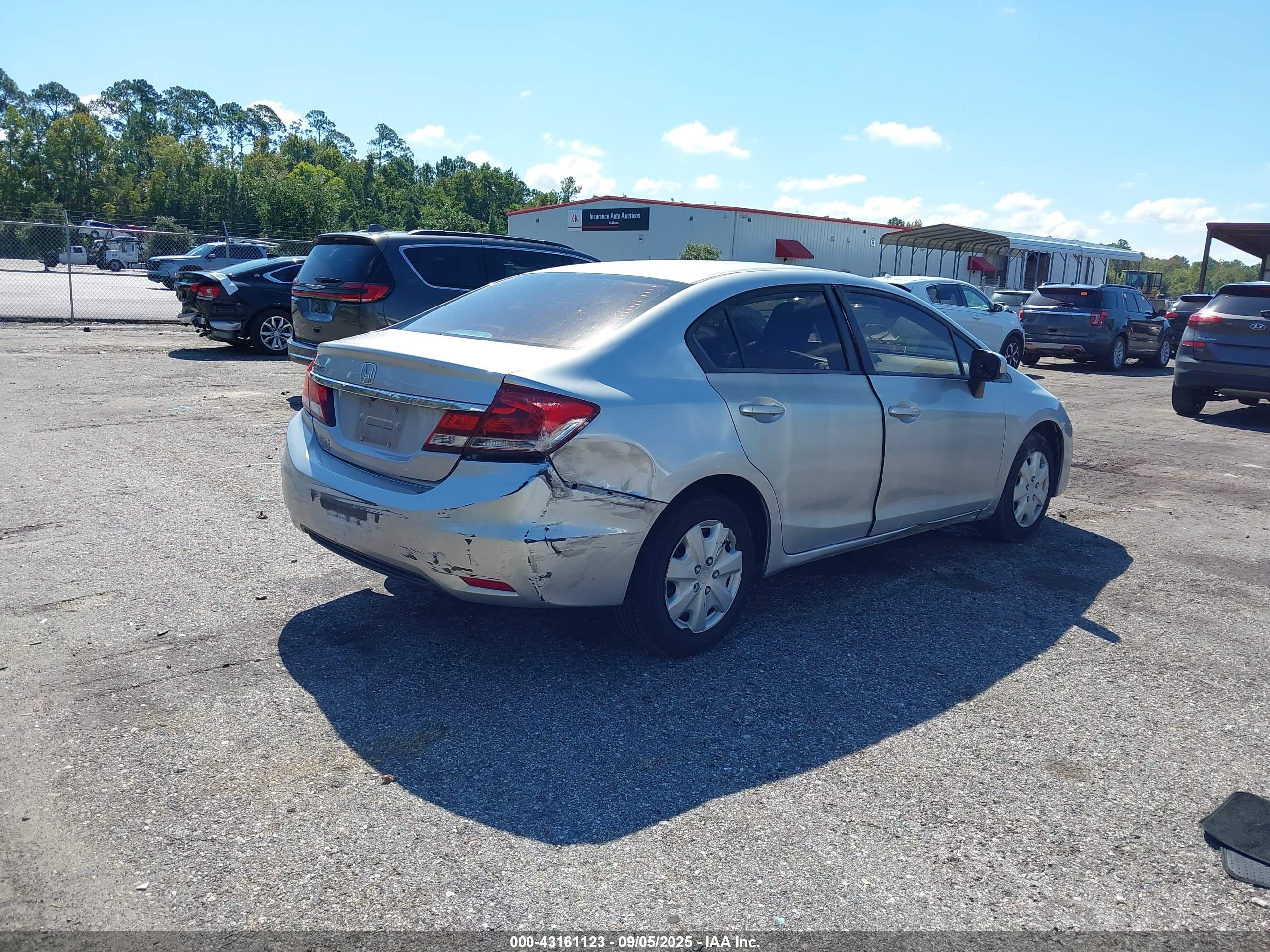 HONDA CIVIC image 4