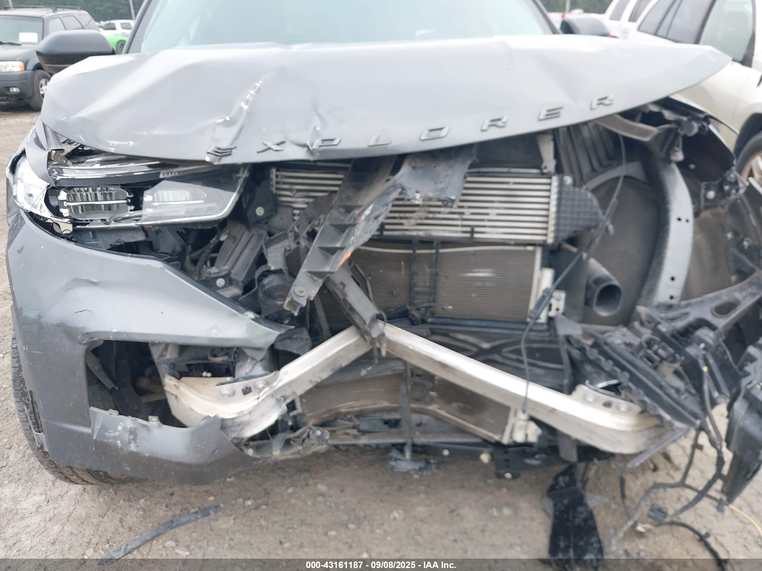 FORD EXPLORER image 6