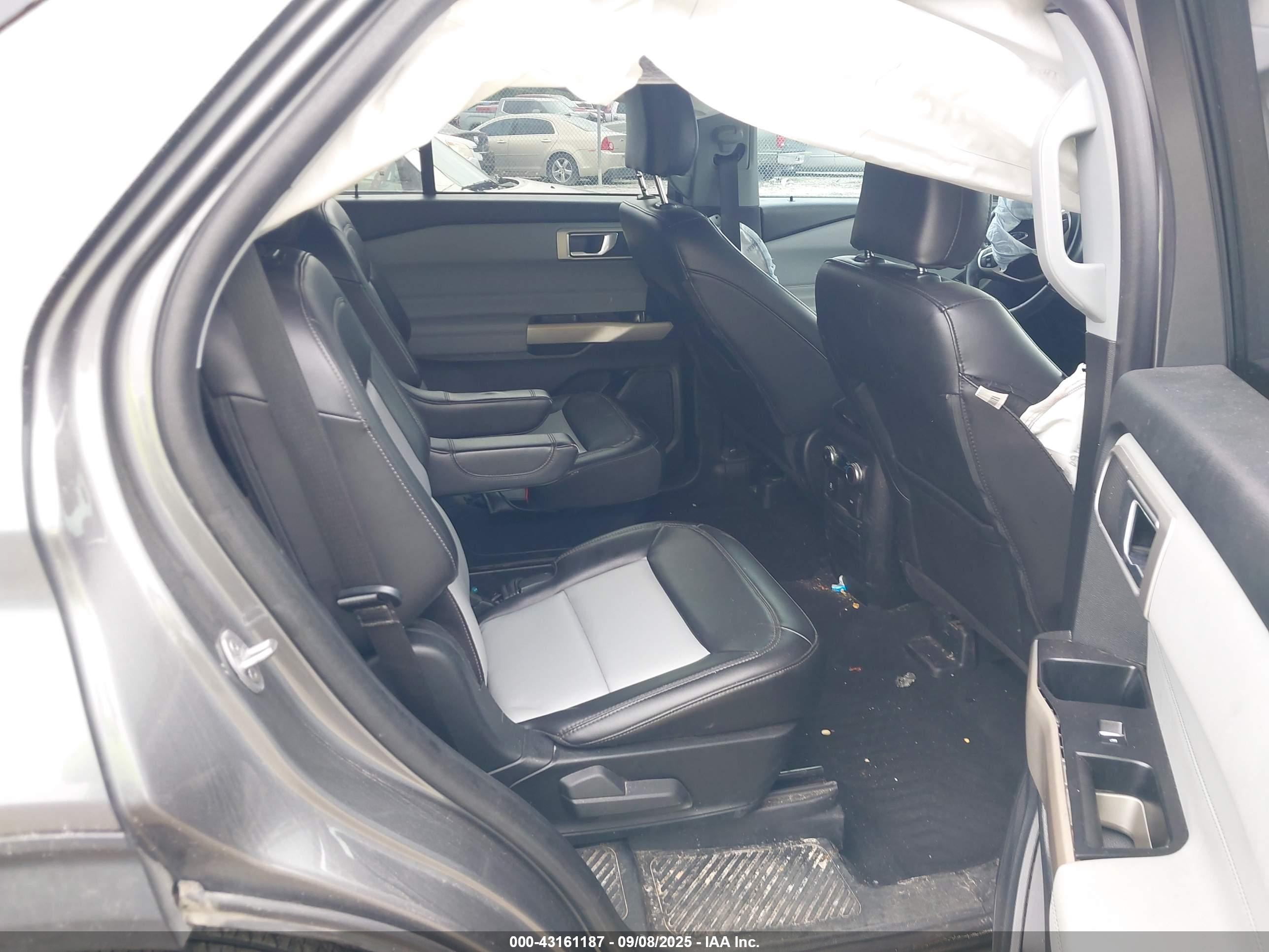 FORD EXPLORER image 8