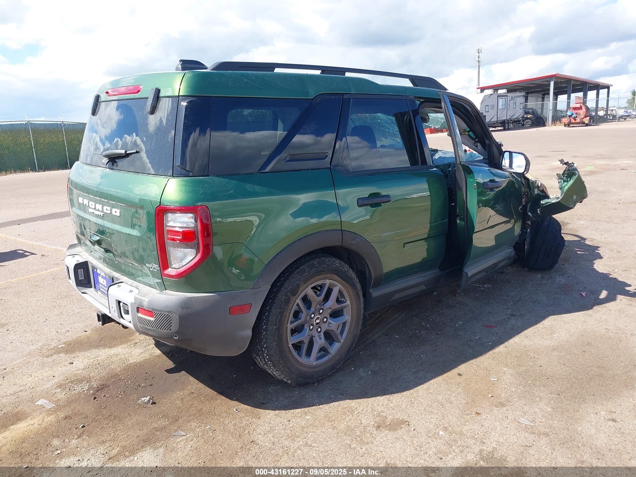 FORD BRONCO image 4
