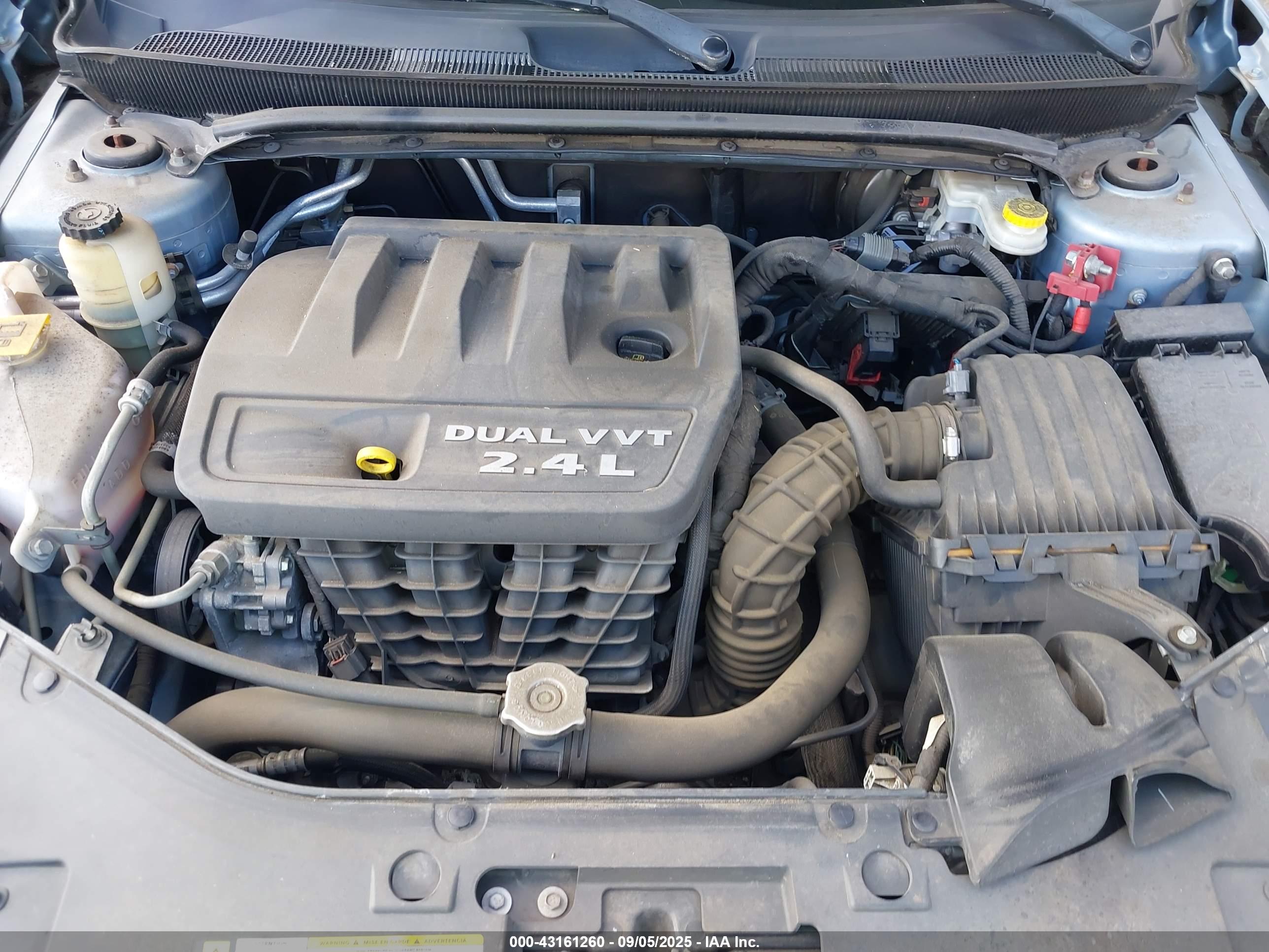 CHRYSLER 200 image 10
