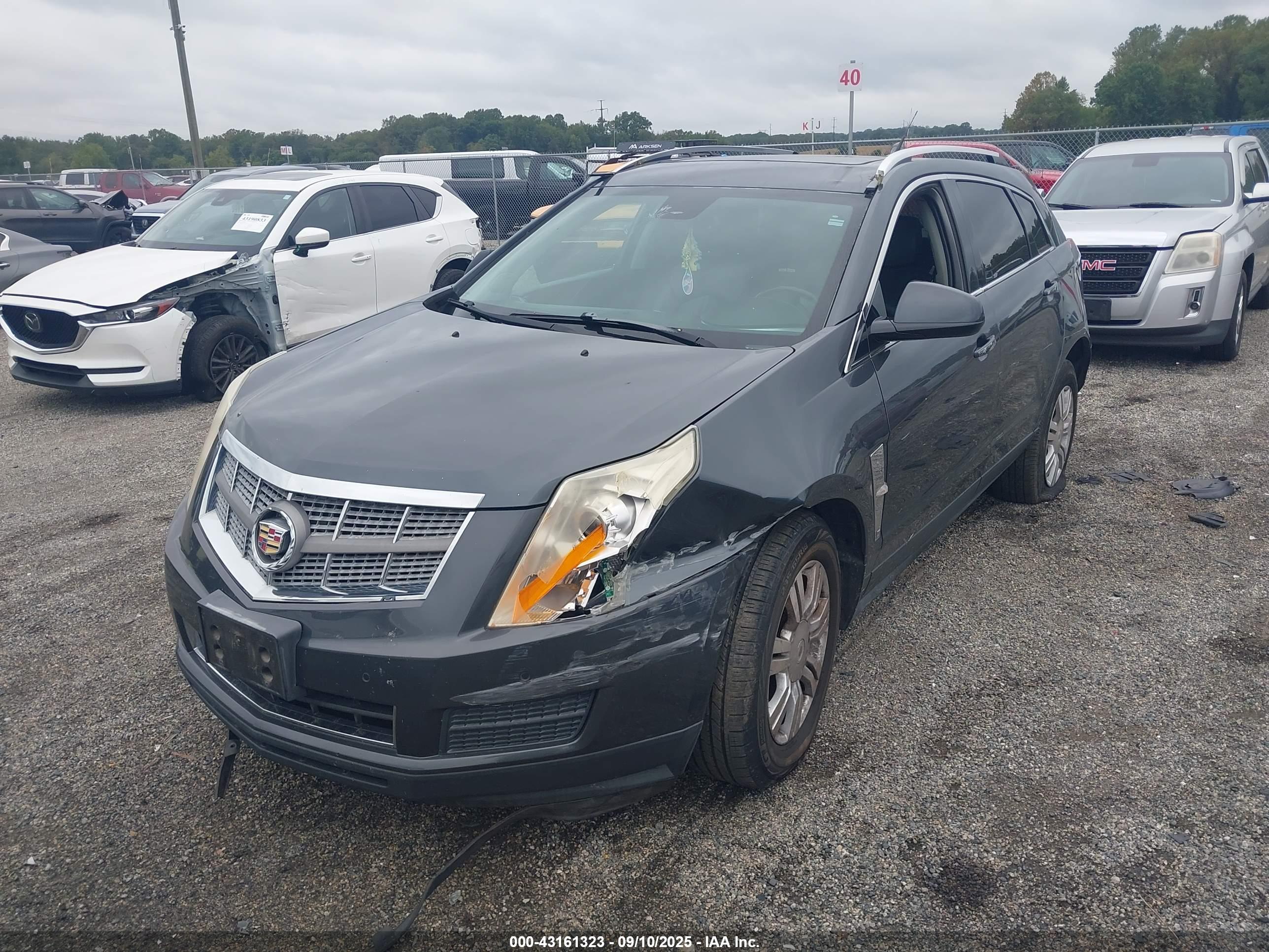 CADILLAC SRX image 2