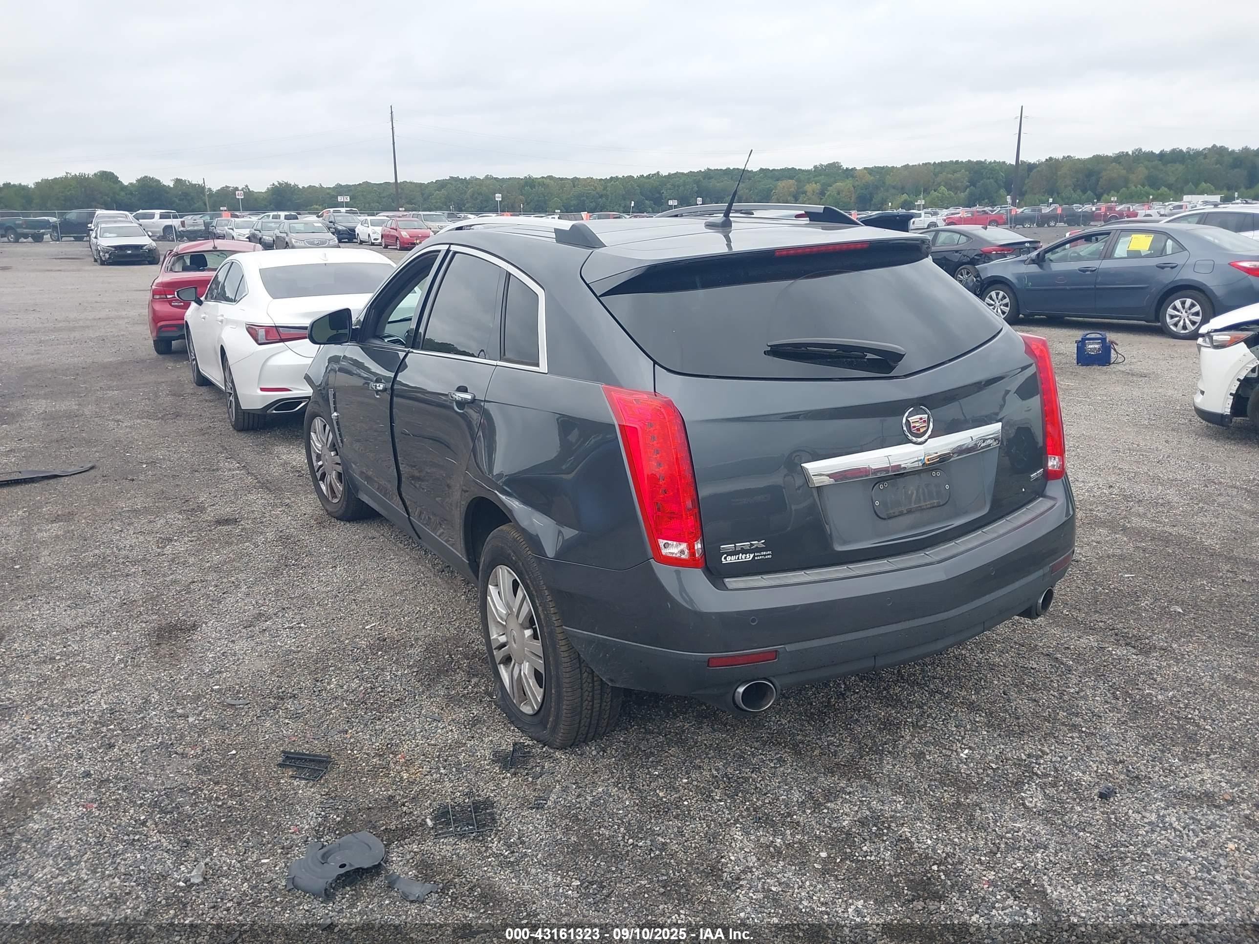 CADILLAC SRX image 3