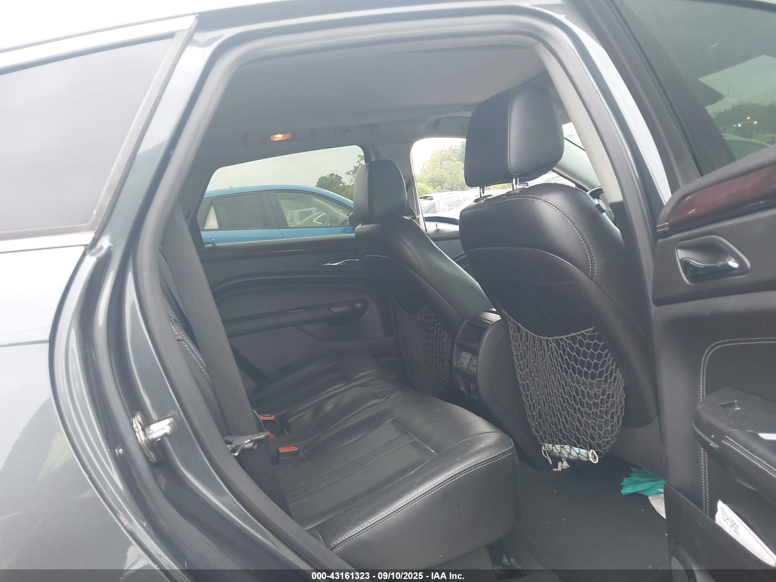 CADILLAC SRX image 8